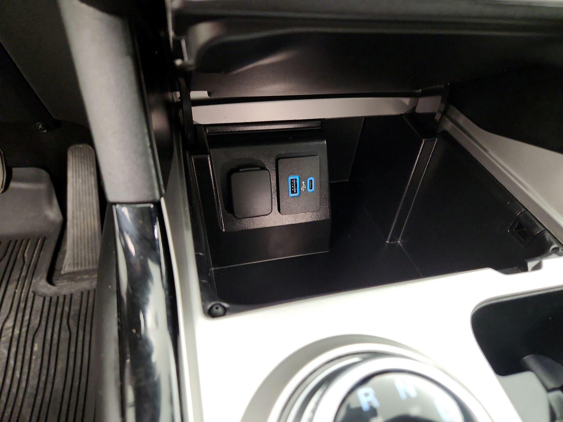 Thumbnail: 2022 Ford Explorer - 19