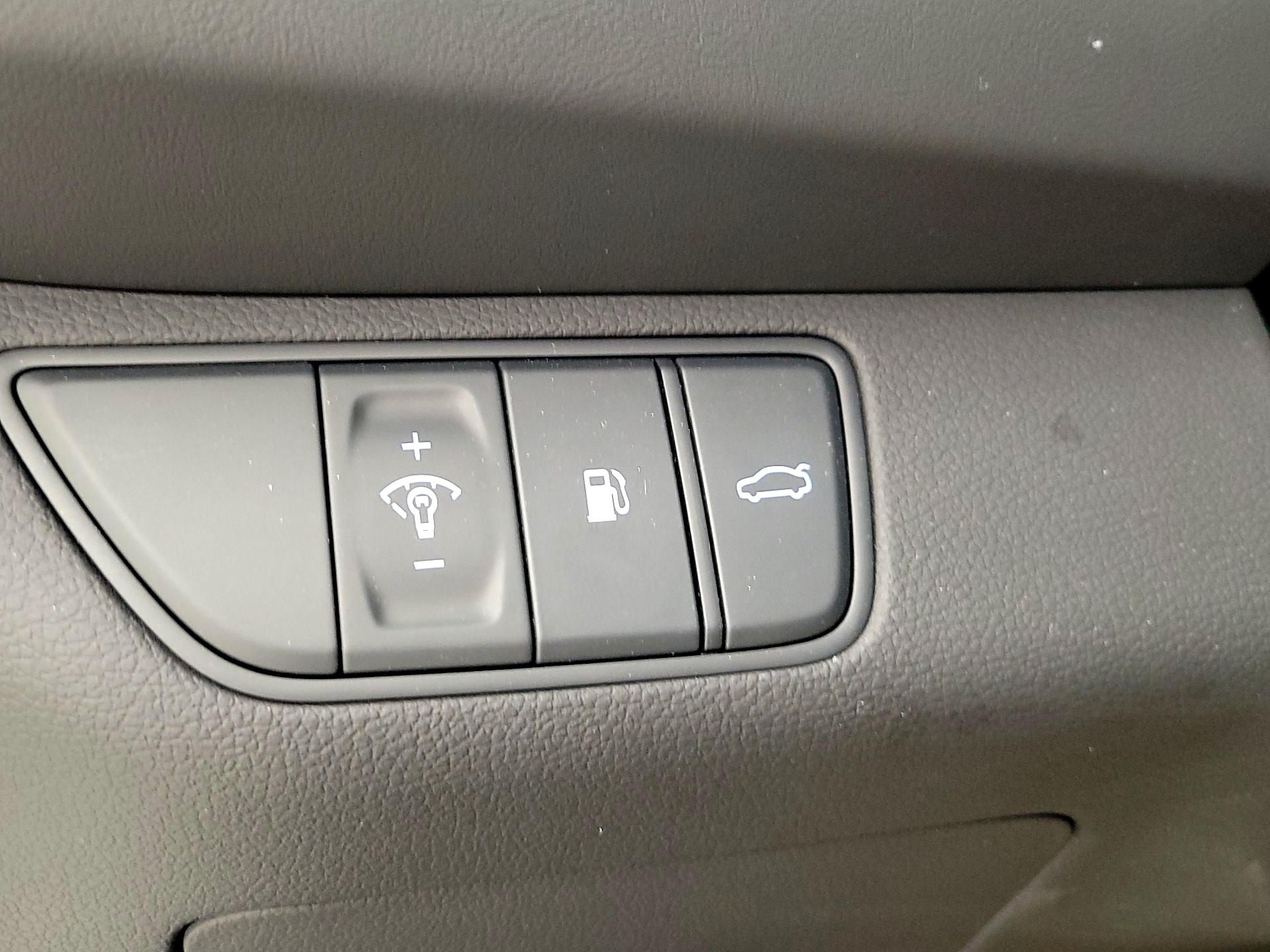 Thumbnail: 2025 Genesis G70 - 13