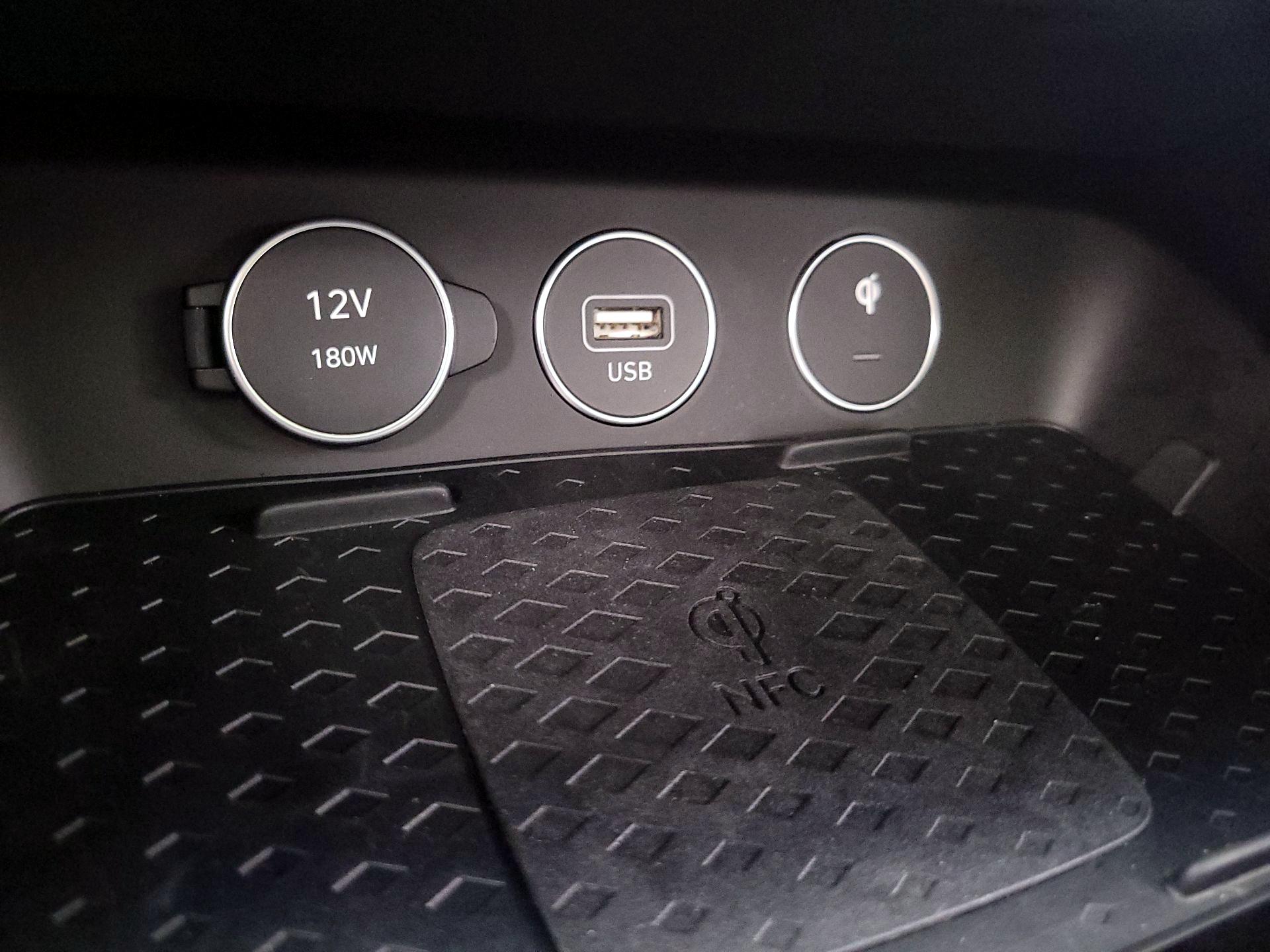 Thumbnail: 2025 Genesis G70 - 19