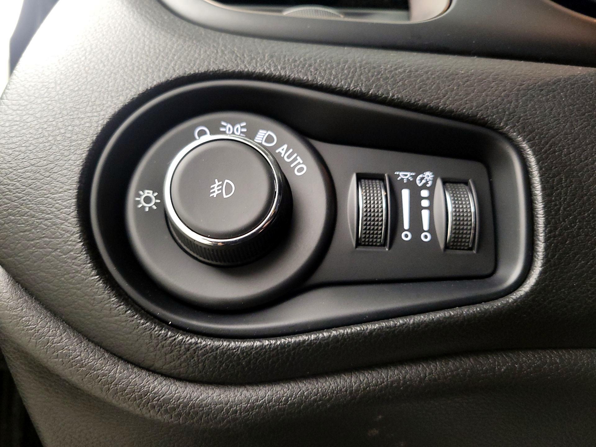 Thumbnail: 2023 Jeep Renegade - 13