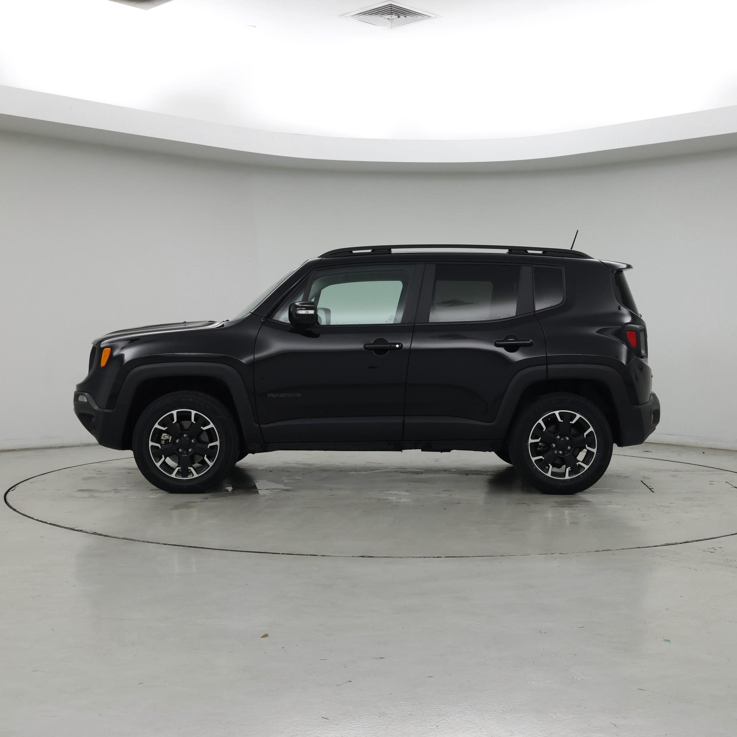 Thumbnail: 2023 Jeep Renegade - 3