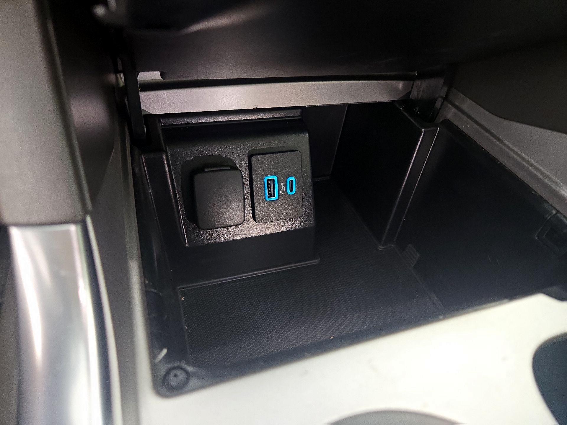 Thumbnail: 2020 Ford Explorer - 19