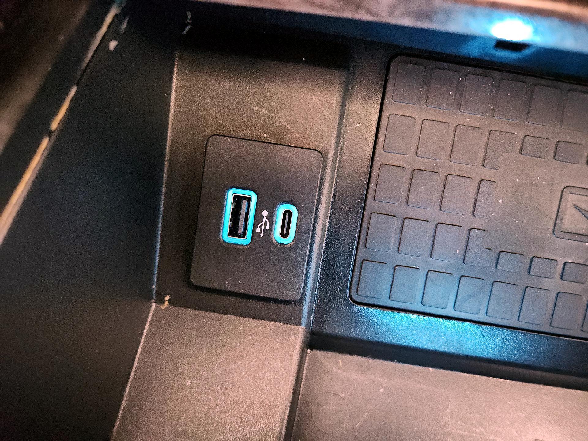 Thumbnail: 2021 Ford Expedition - 19