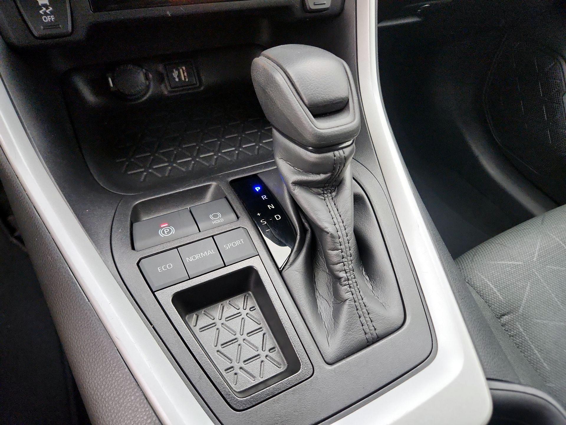 Thumbnail: 2024 Toyota RAV4 - 17