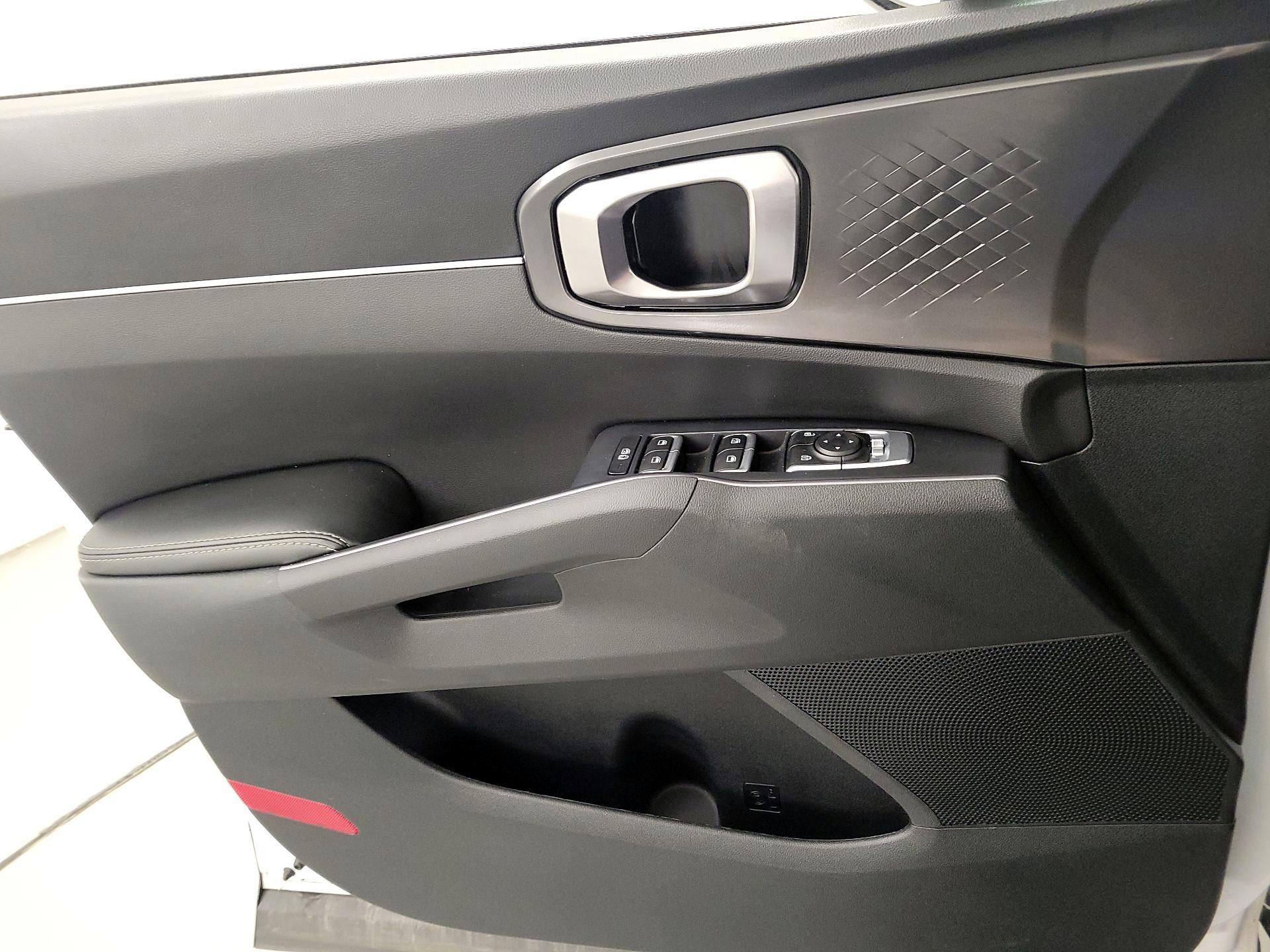 Thumbnail: 2023 Kia Sorento - 12