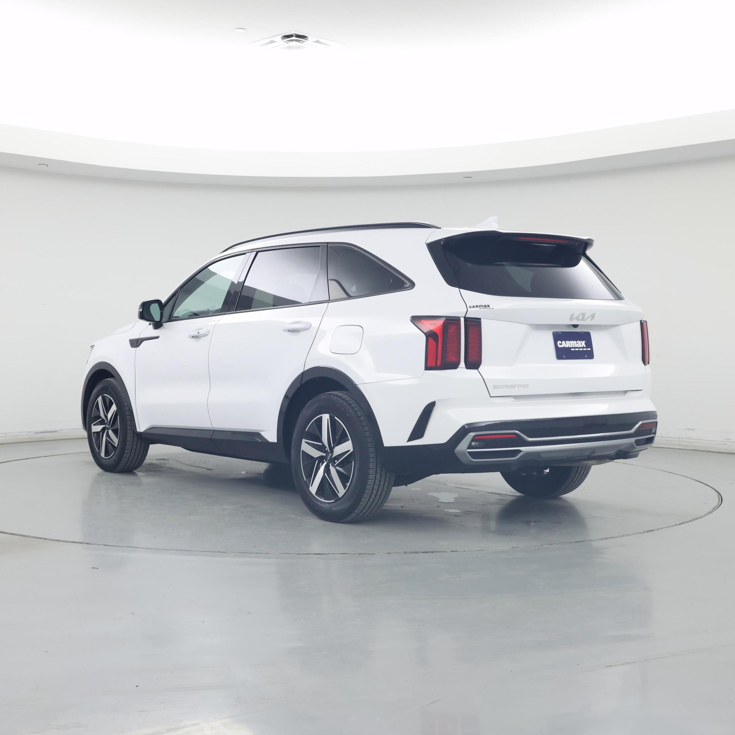 Thumbnail: 2023 Kia Sorento - 2