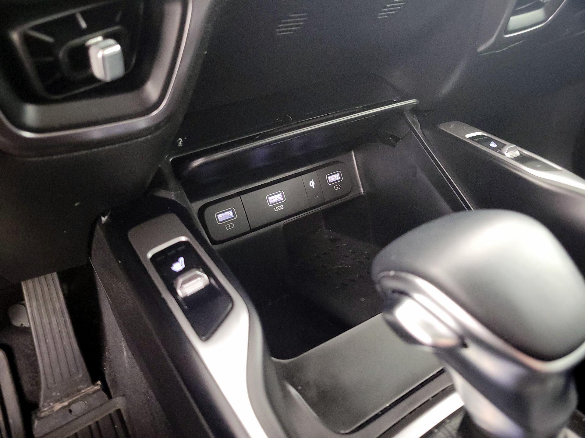 Thumbnail: 2023 Kia Sorento - 19