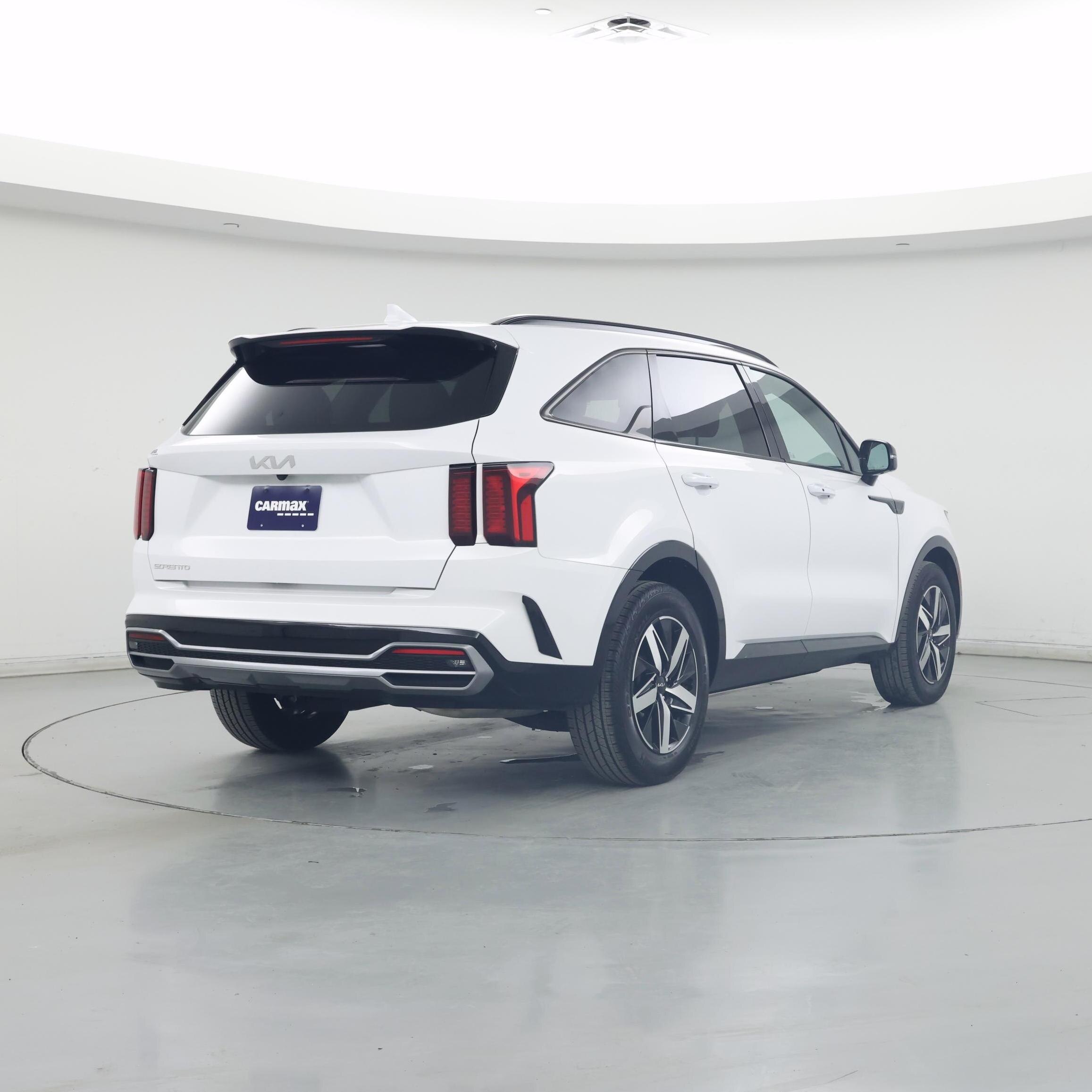 Thumbnail: 2023 Kia Sorento - 8