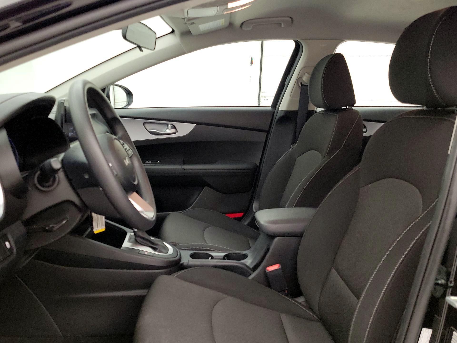 Thumbnail: 2023 Kia Forte - 11