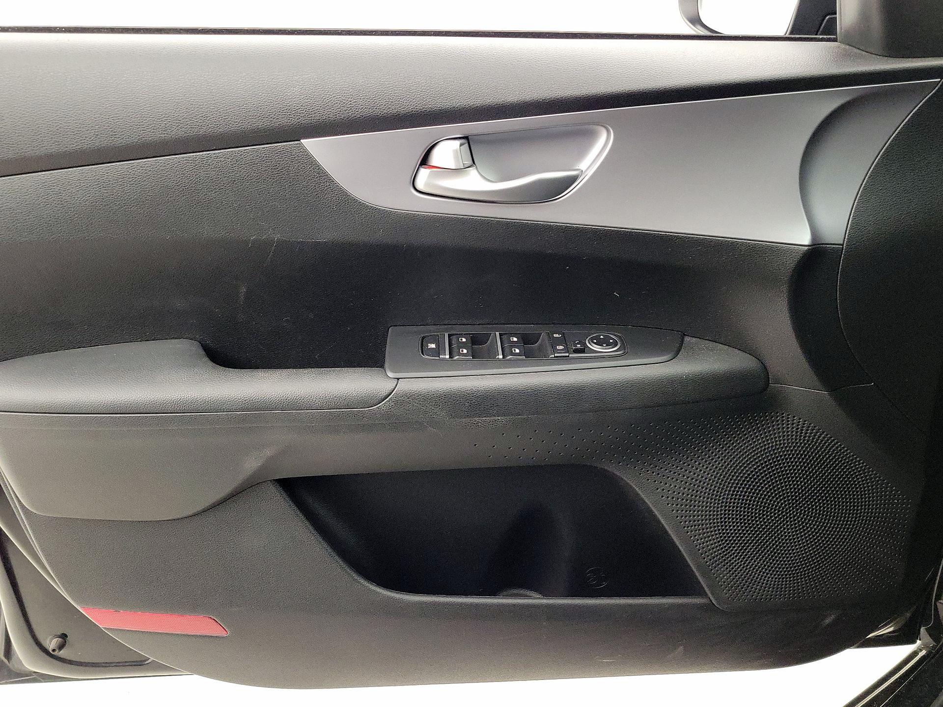 Thumbnail: 2023 Kia Forte - 12