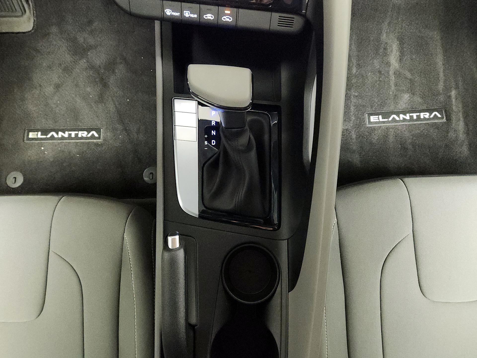 Thumbnail: 2024 Hyundai Elantra - 18