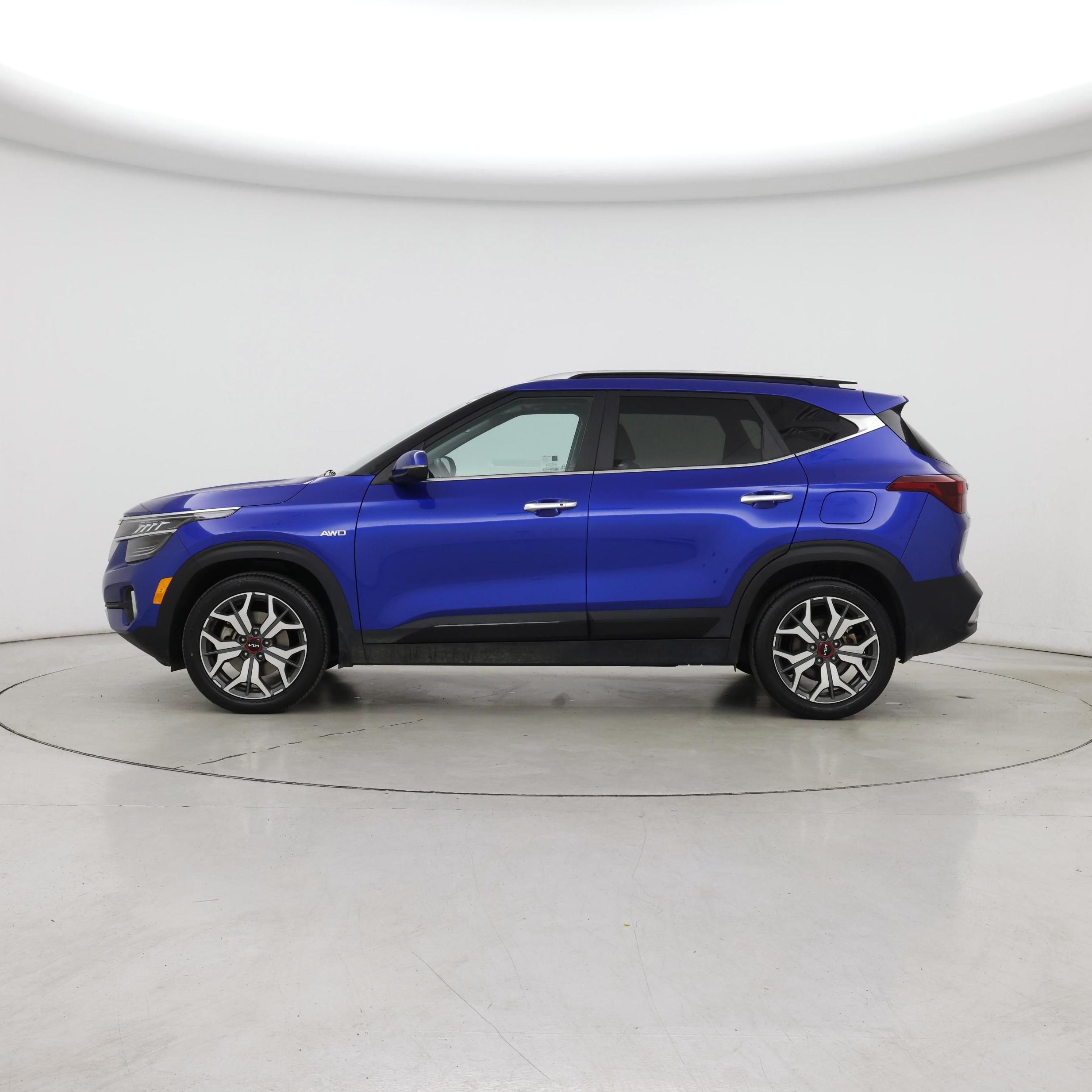 Thumbnail: 2023 Kia Seltos - 3