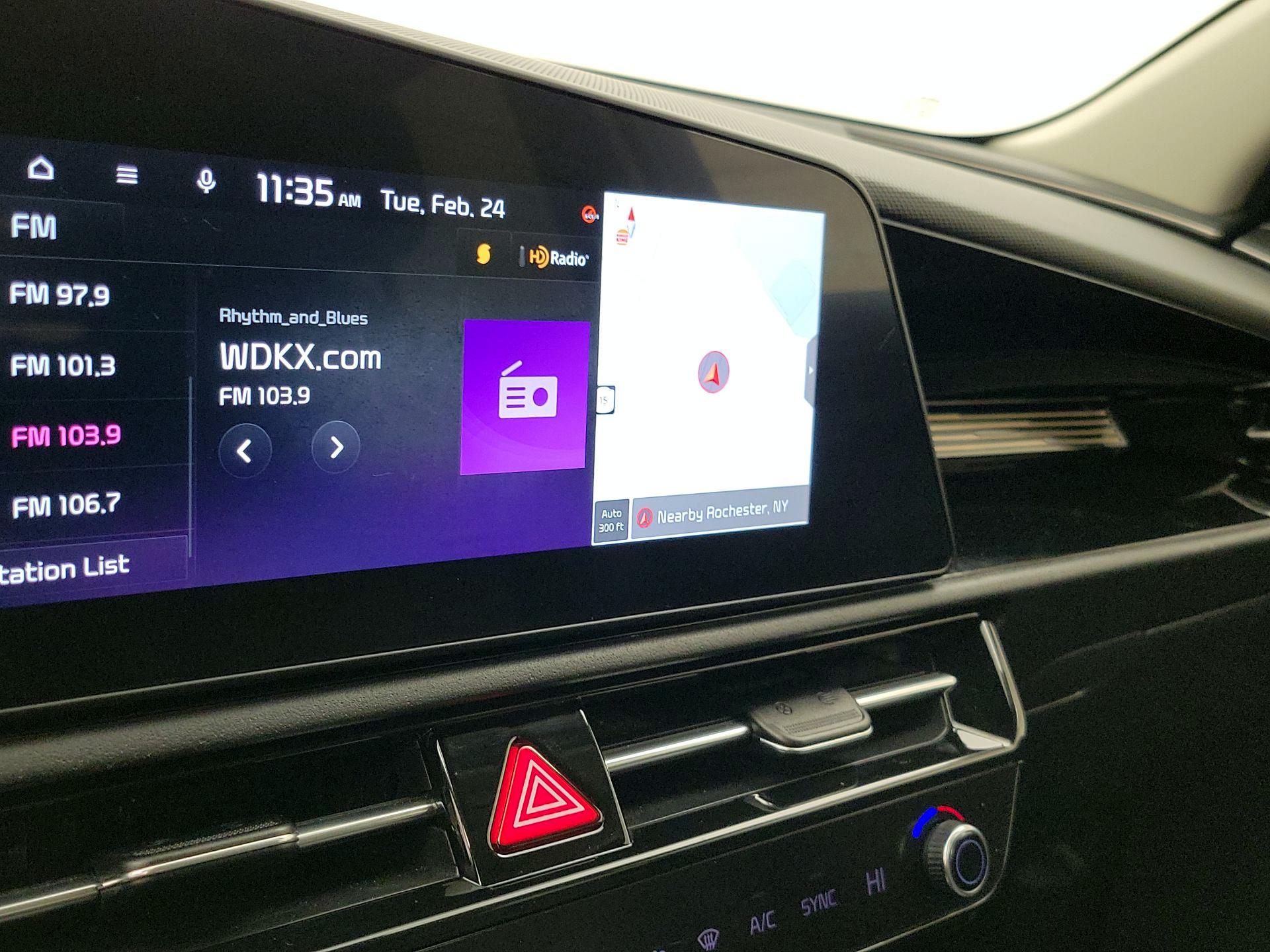 Thumbnail: 2023 Kia Niro - 16