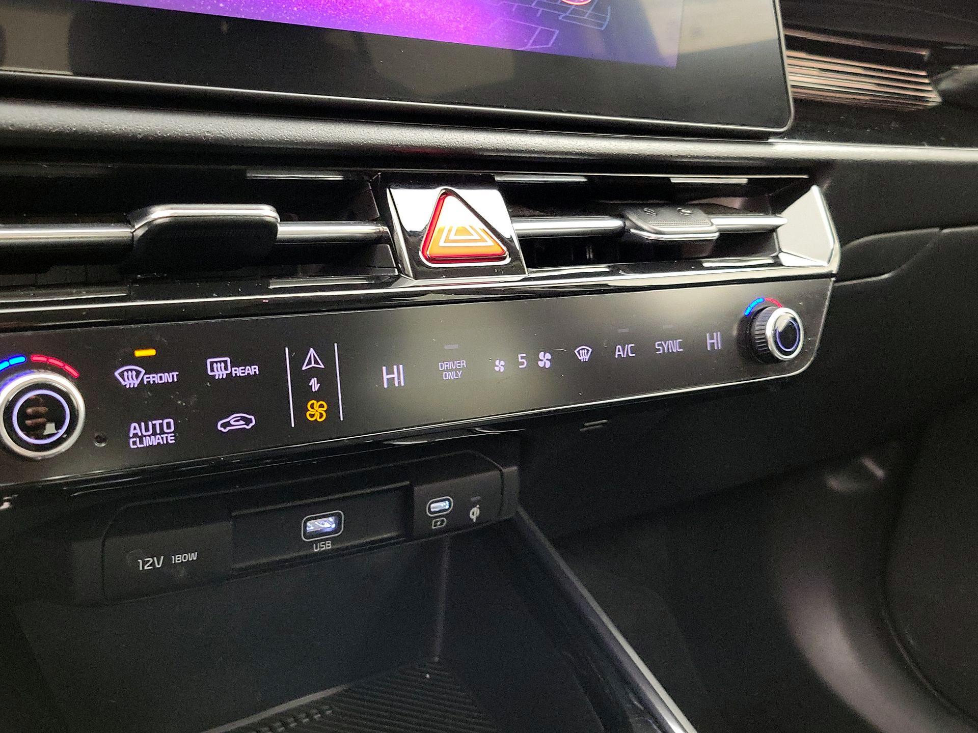 Thumbnail: 2023 Kia Niro - 17