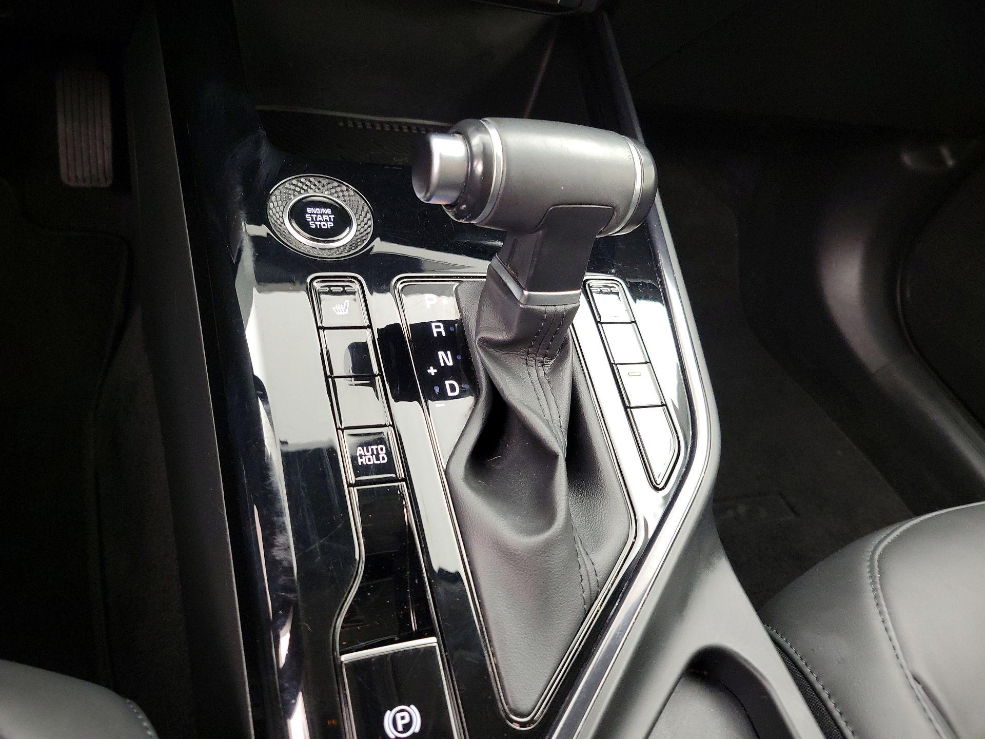 Thumbnail: 2023 Kia Niro - 18