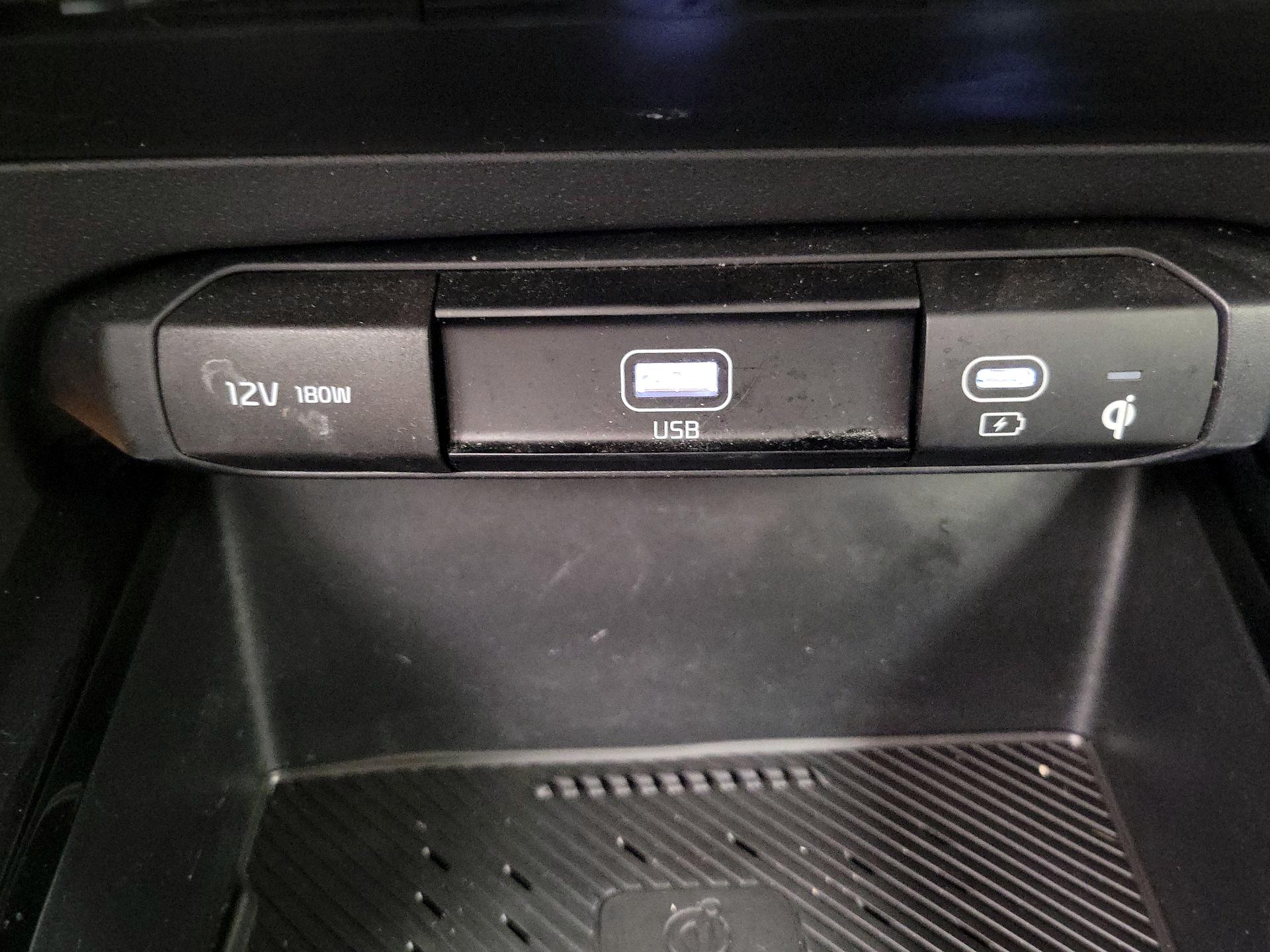 Thumbnail: 2023 Kia Niro - 19