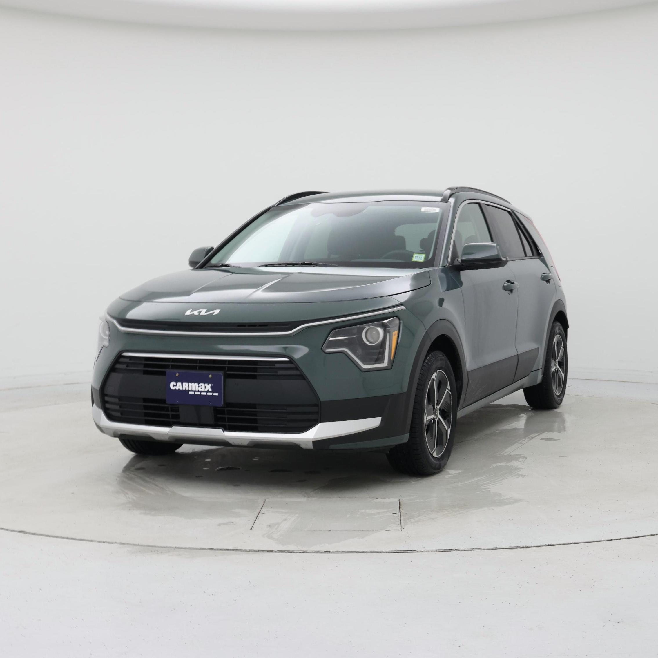 Thumbnail: 2023 Kia Niro - 4