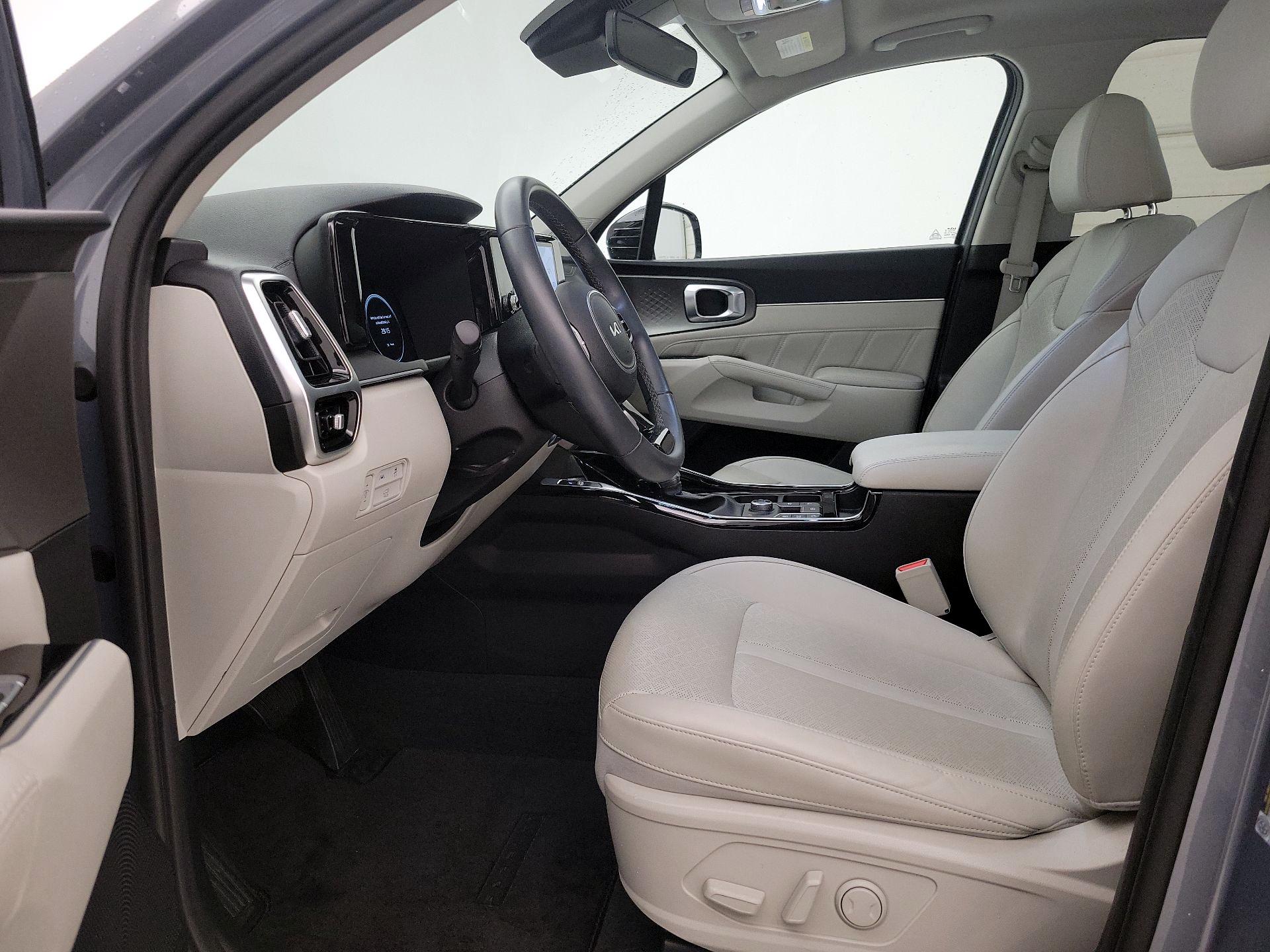 Thumbnail: 2023 Kia Sorento - 11