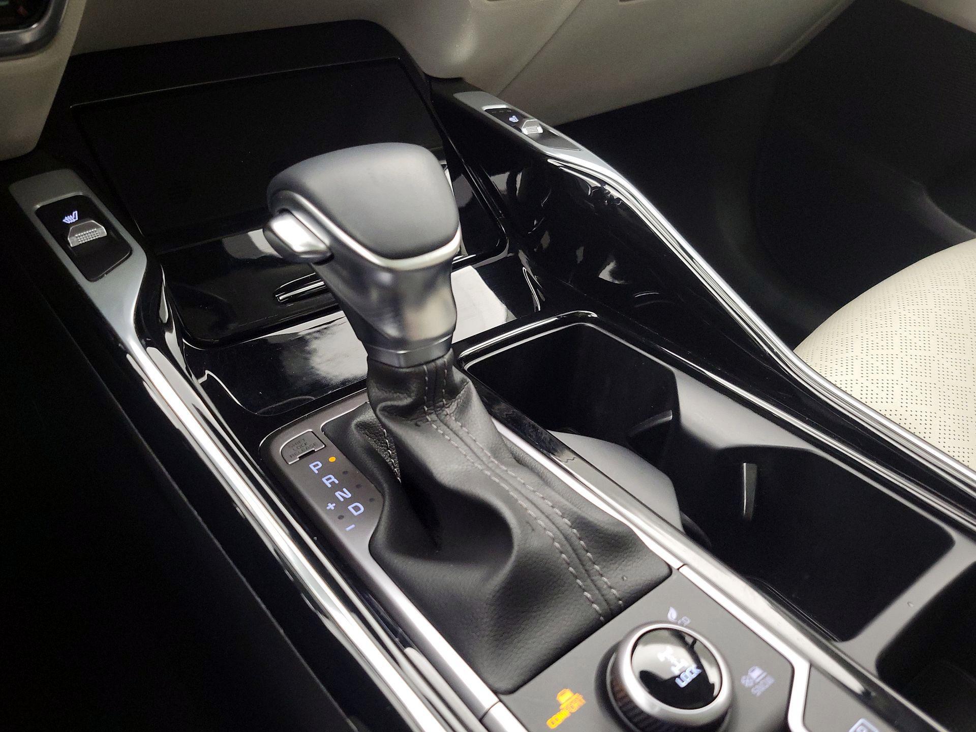 Thumbnail: 2023 Kia Sorento - 18