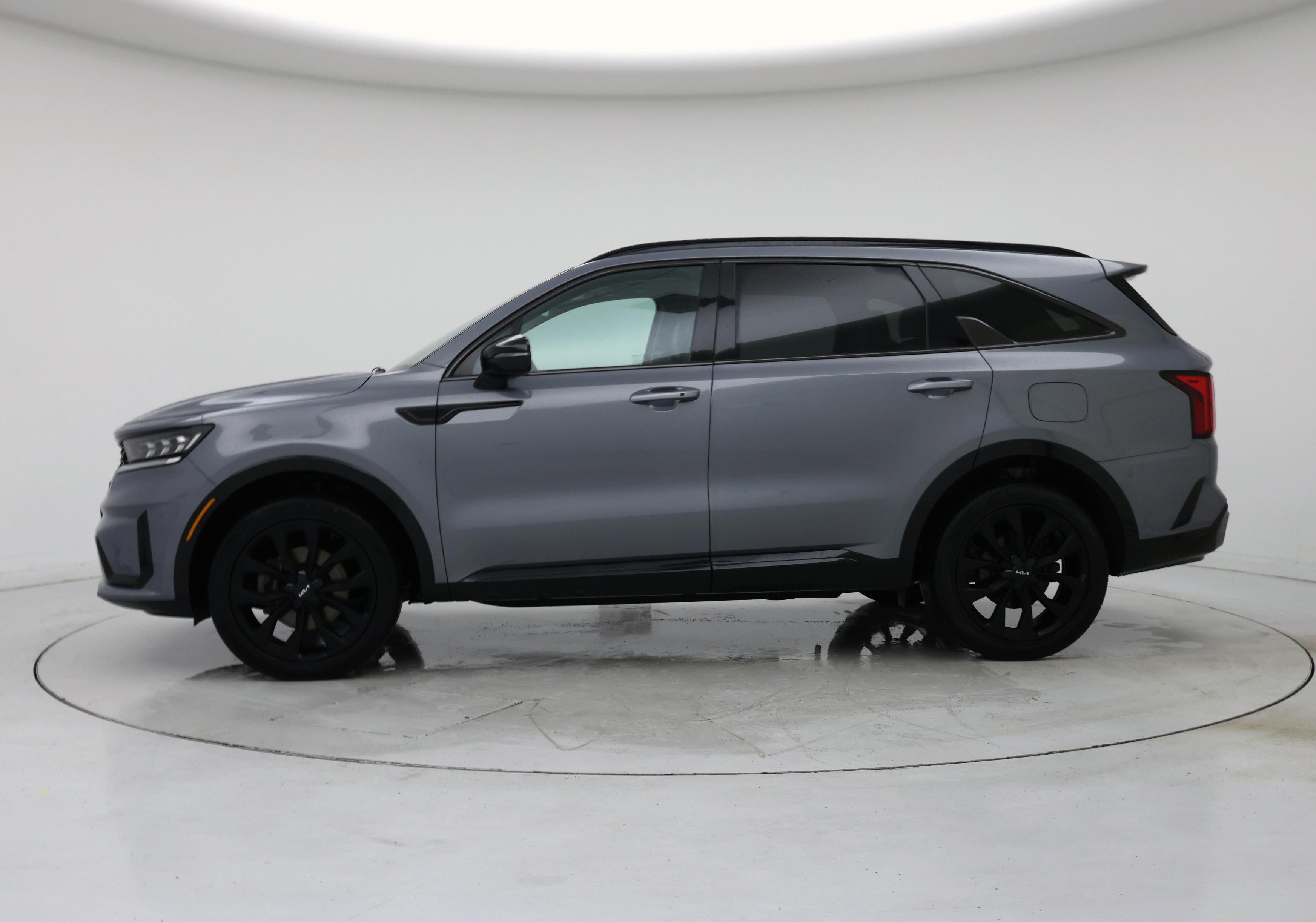 Thumbnail: 2023 Kia Sorento - 3