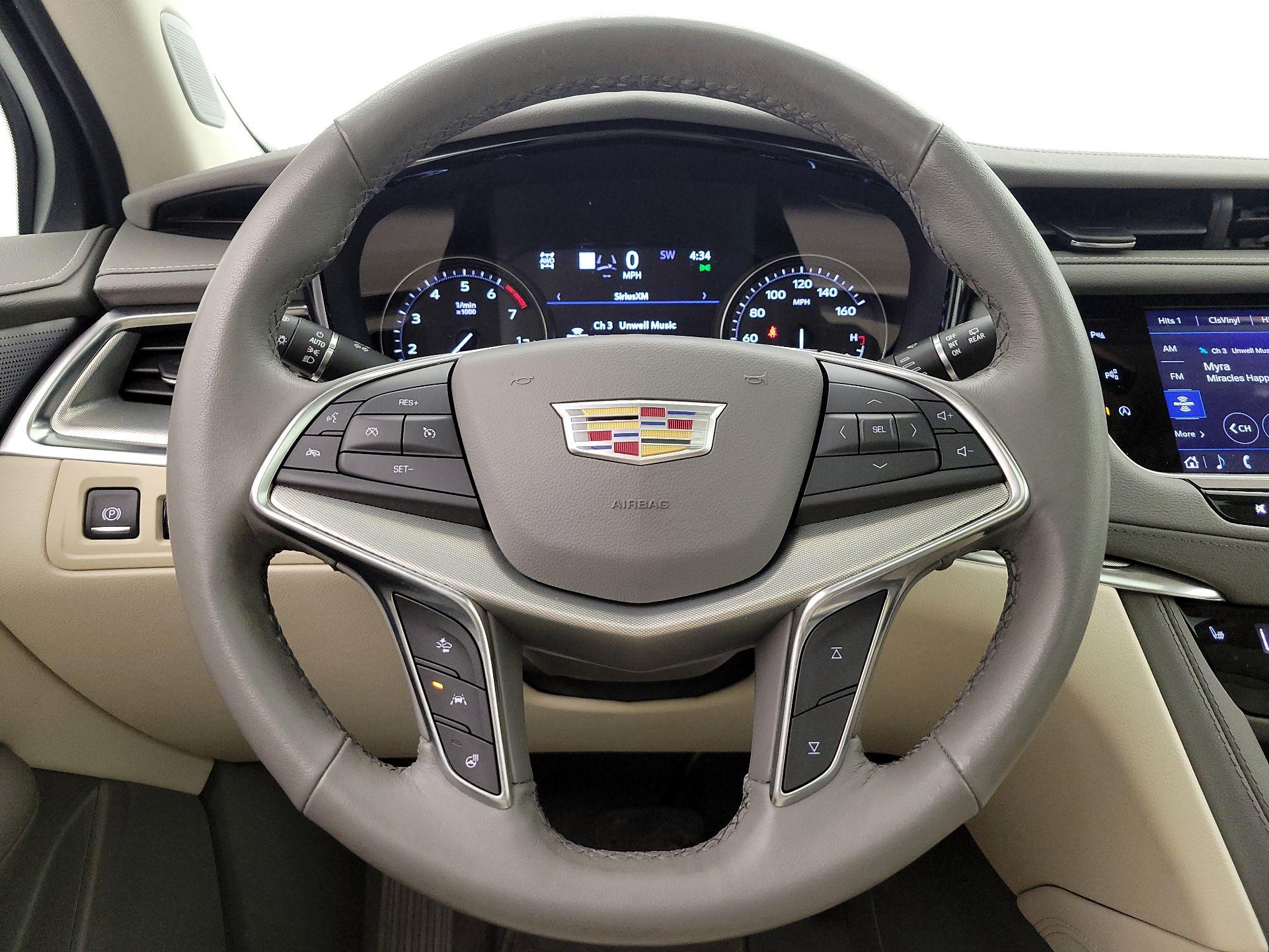 Thumbnail: 2023 Cadillac XT5 - 10