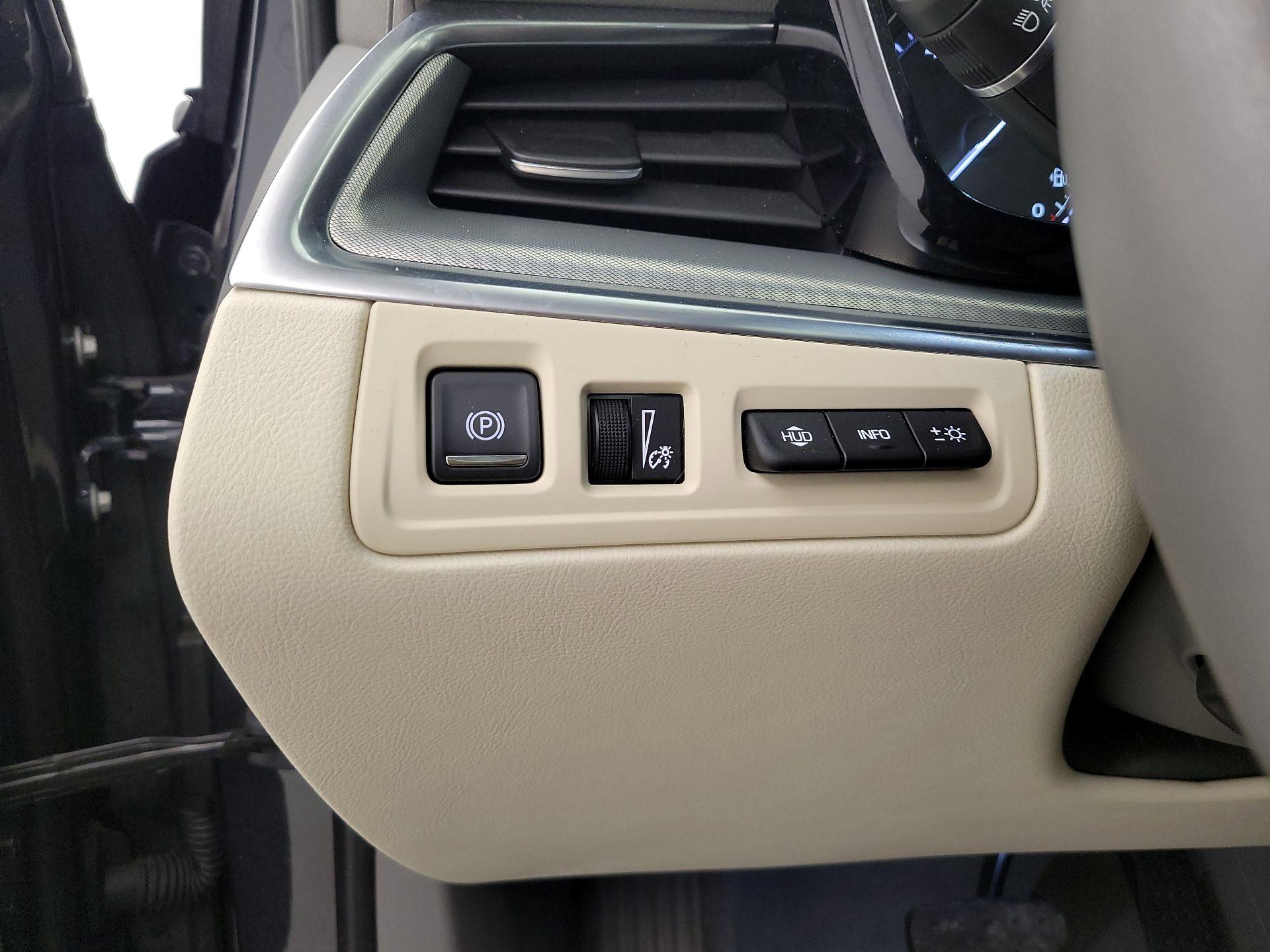 Thumbnail: 2023 Cadillac XT5 - 13