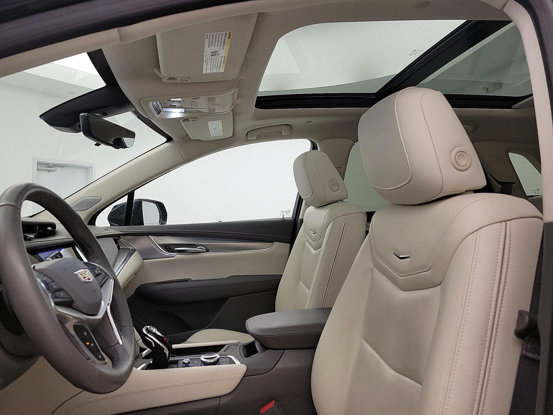 Thumbnail: 2023 Cadillac XT5 - 20