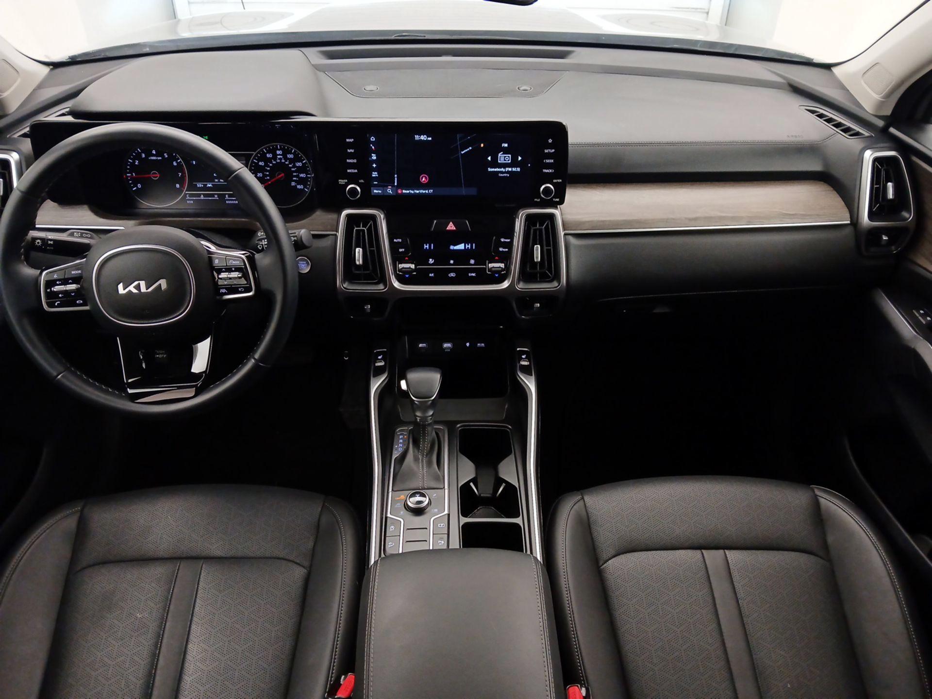 Thumbnail: 2023 Kia Sorento - 9