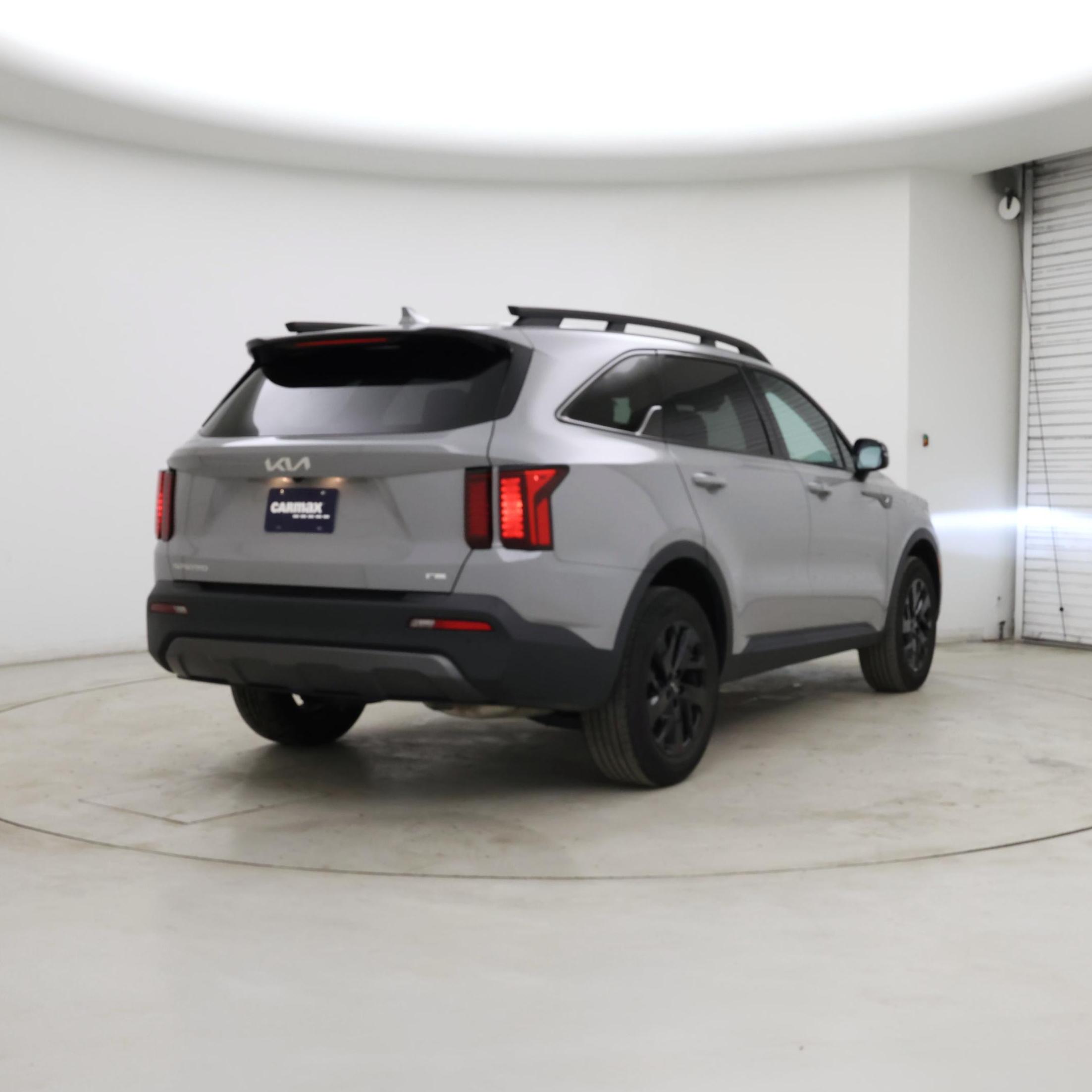 Thumbnail: 2023 Kia Sorento - 8