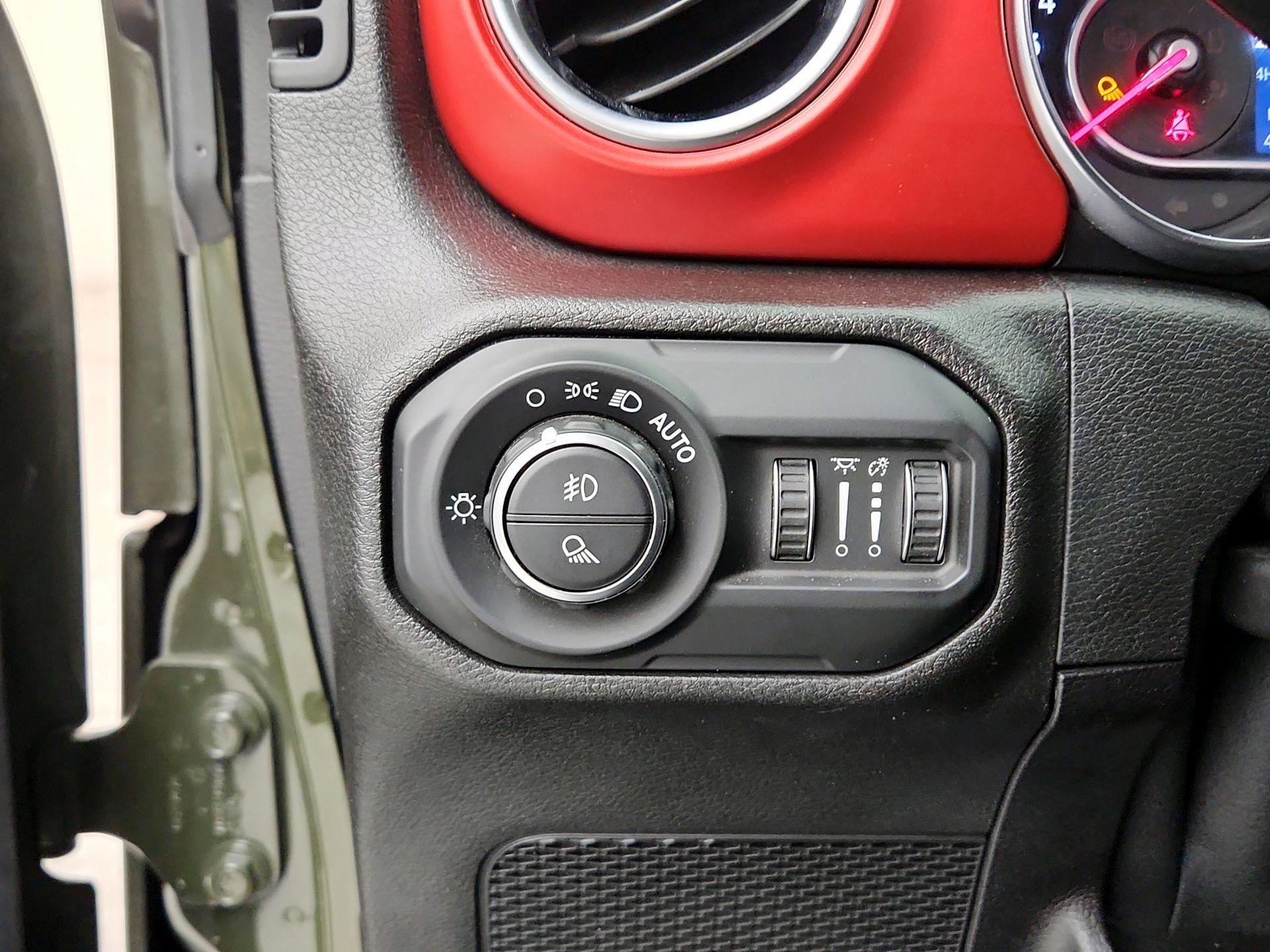 Thumbnail: 2021 Jeep Gladiator - 13