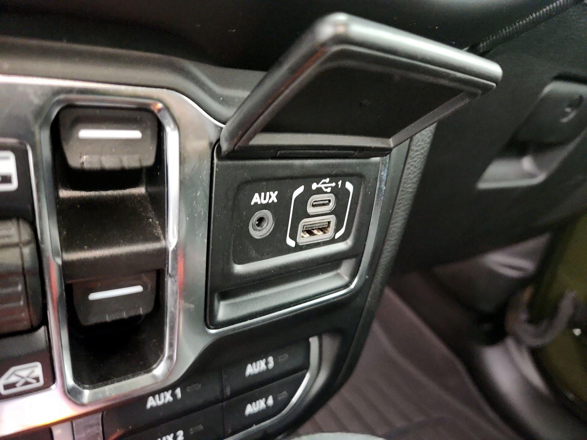 Thumbnail: 2021 Jeep Gladiator - 19