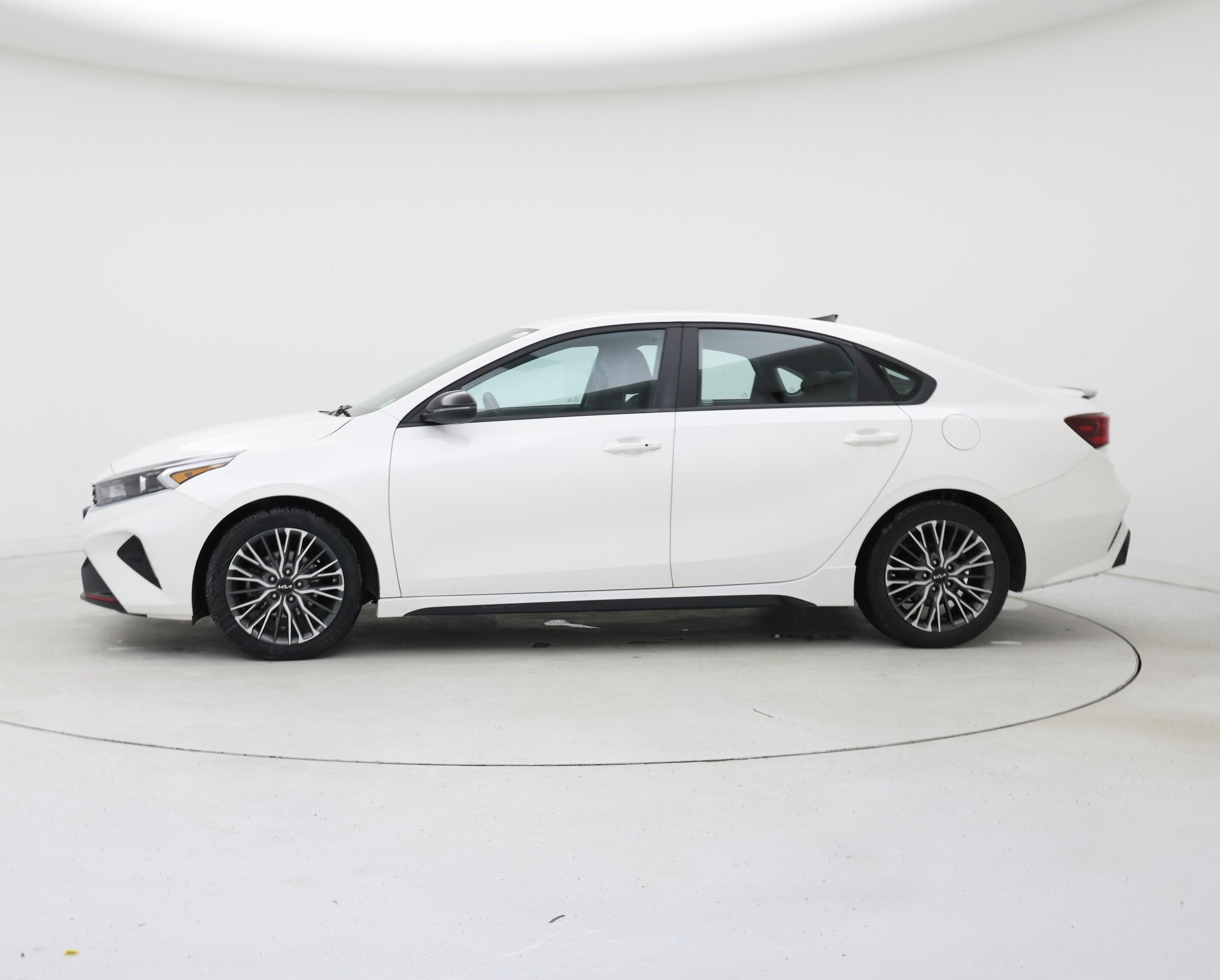 Thumbnail: 2023 Kia Forte - 3