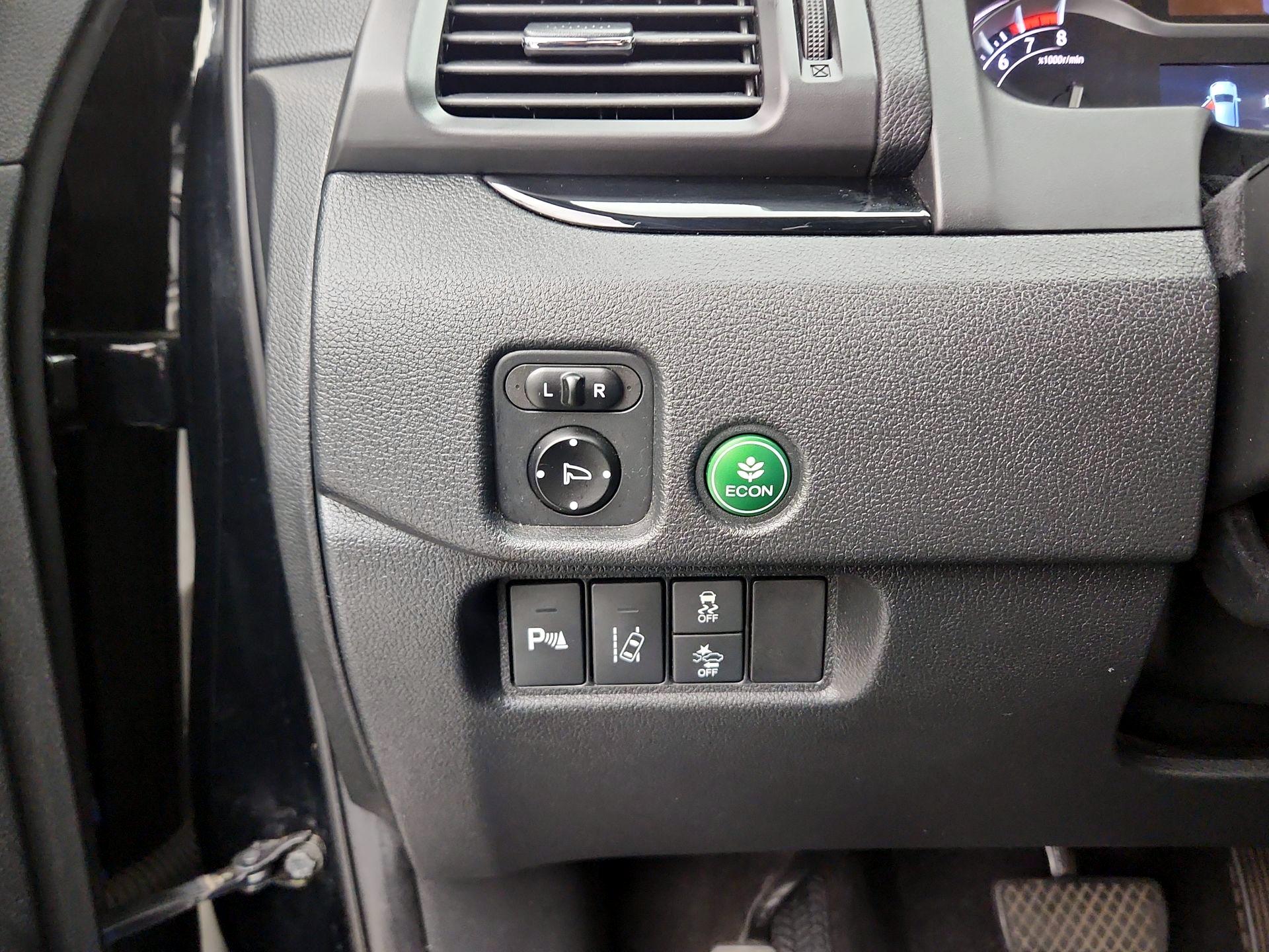 Thumbnail: 2017 Honda Pilot - 13