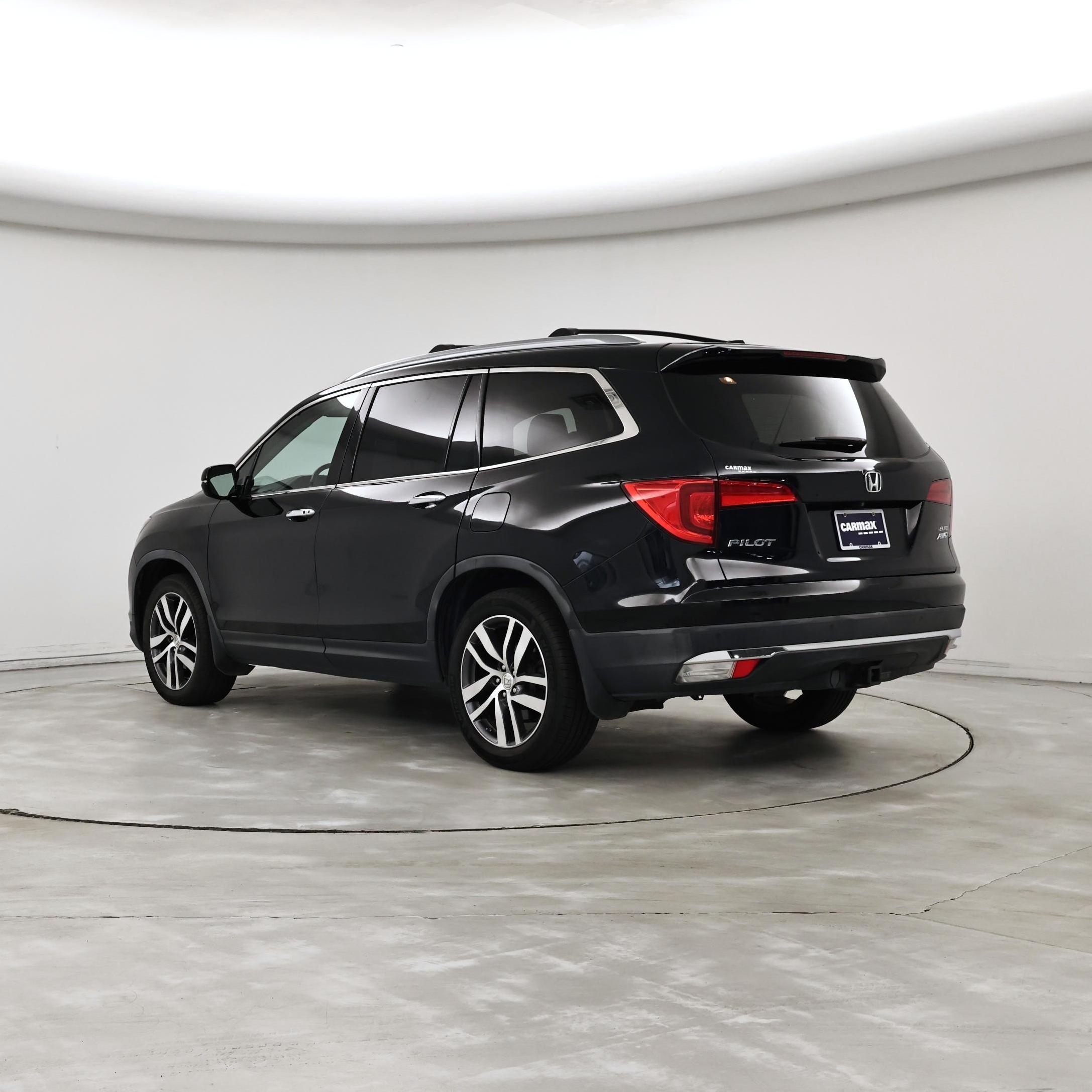 Thumbnail: 2017 Honda Pilot - 2