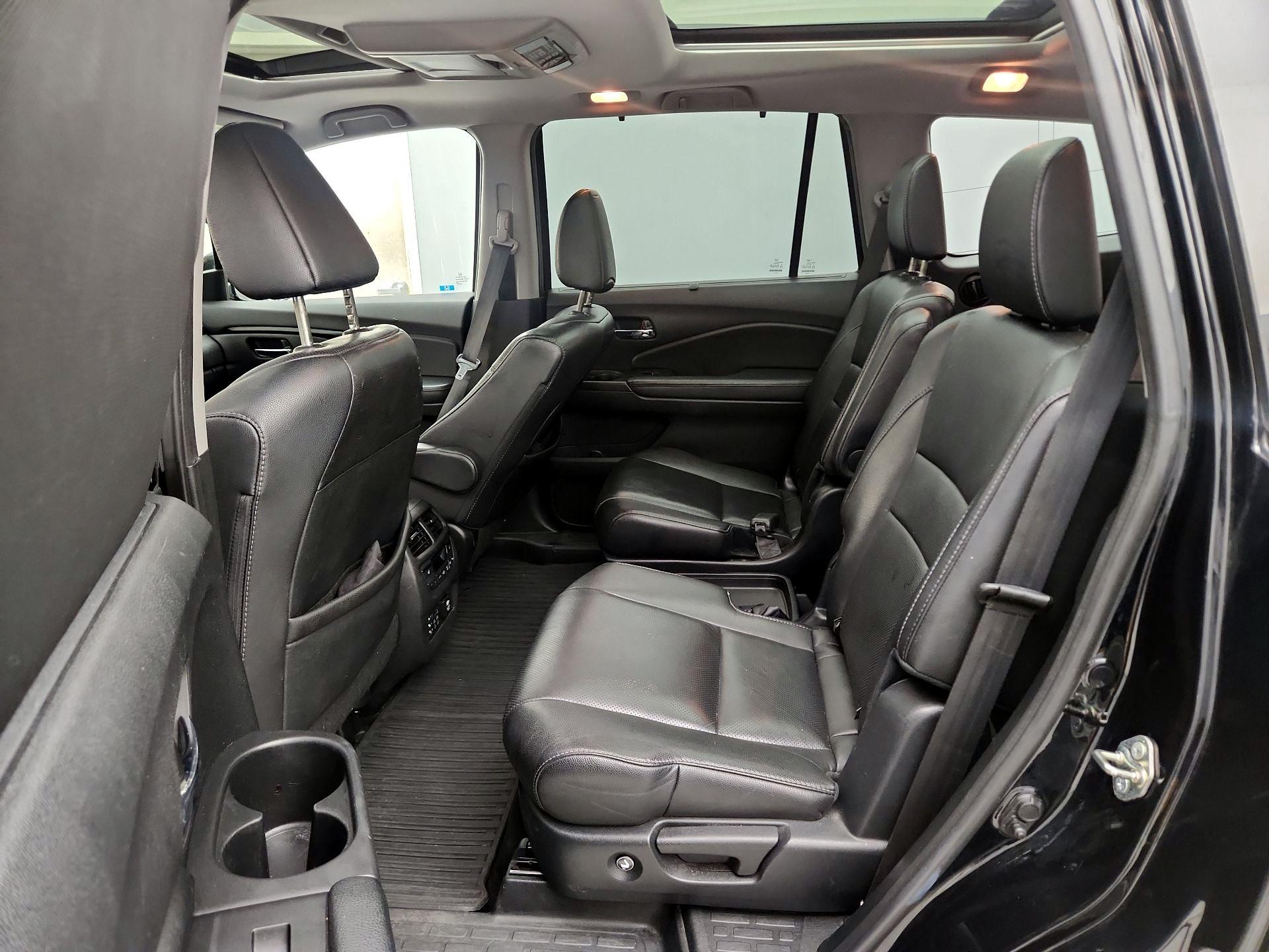 Thumbnail: 2017 Honda Pilot - 20