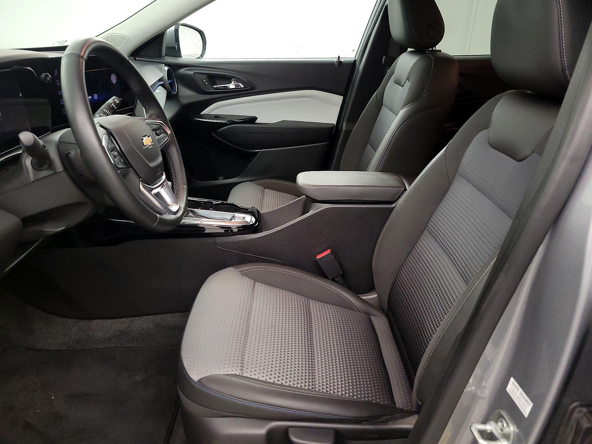 Thumbnail: 2025 Chevrolet Trax - 11