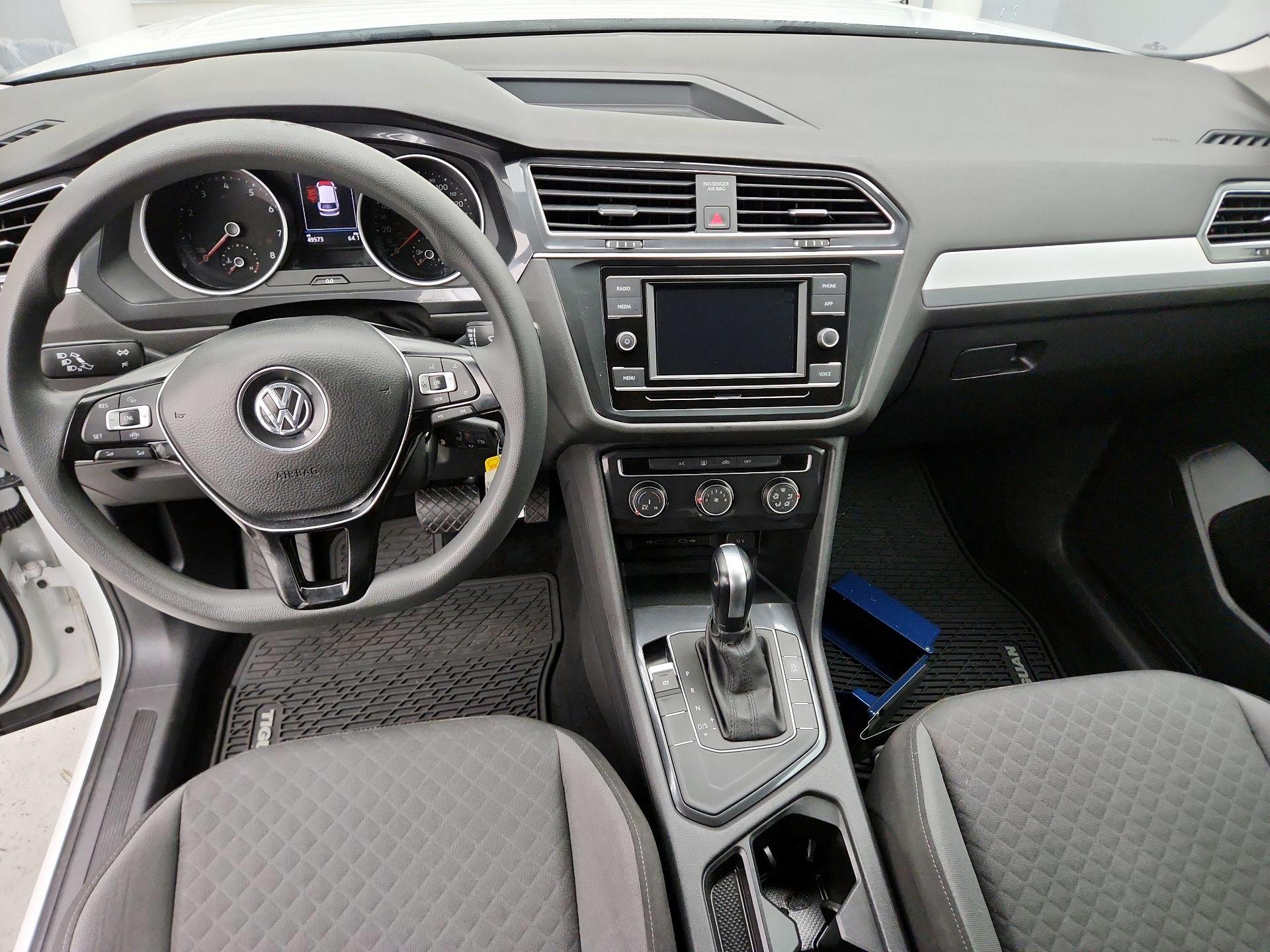 Thumbnail: 2020 Volkswagen Tiguan - 9