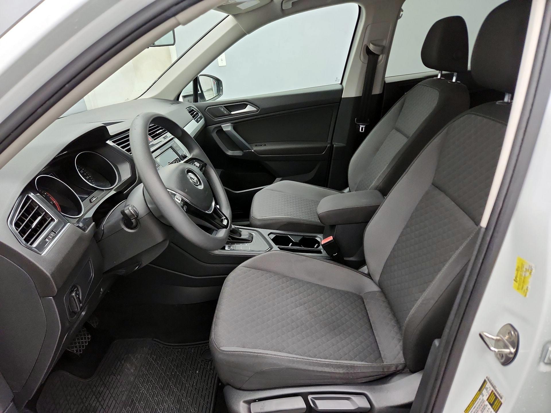 Thumbnail: 2020 Volkswagen Tiguan - 11