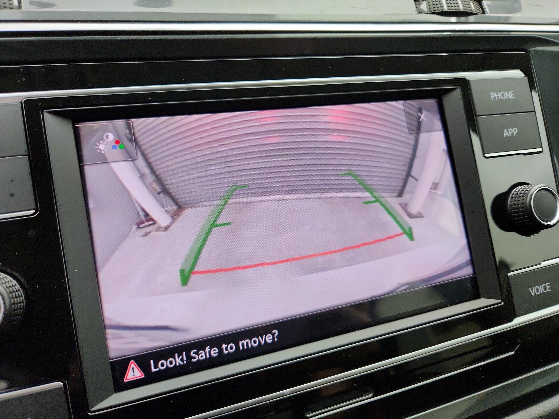 Thumbnail: 2020 Volkswagen Tiguan - 14