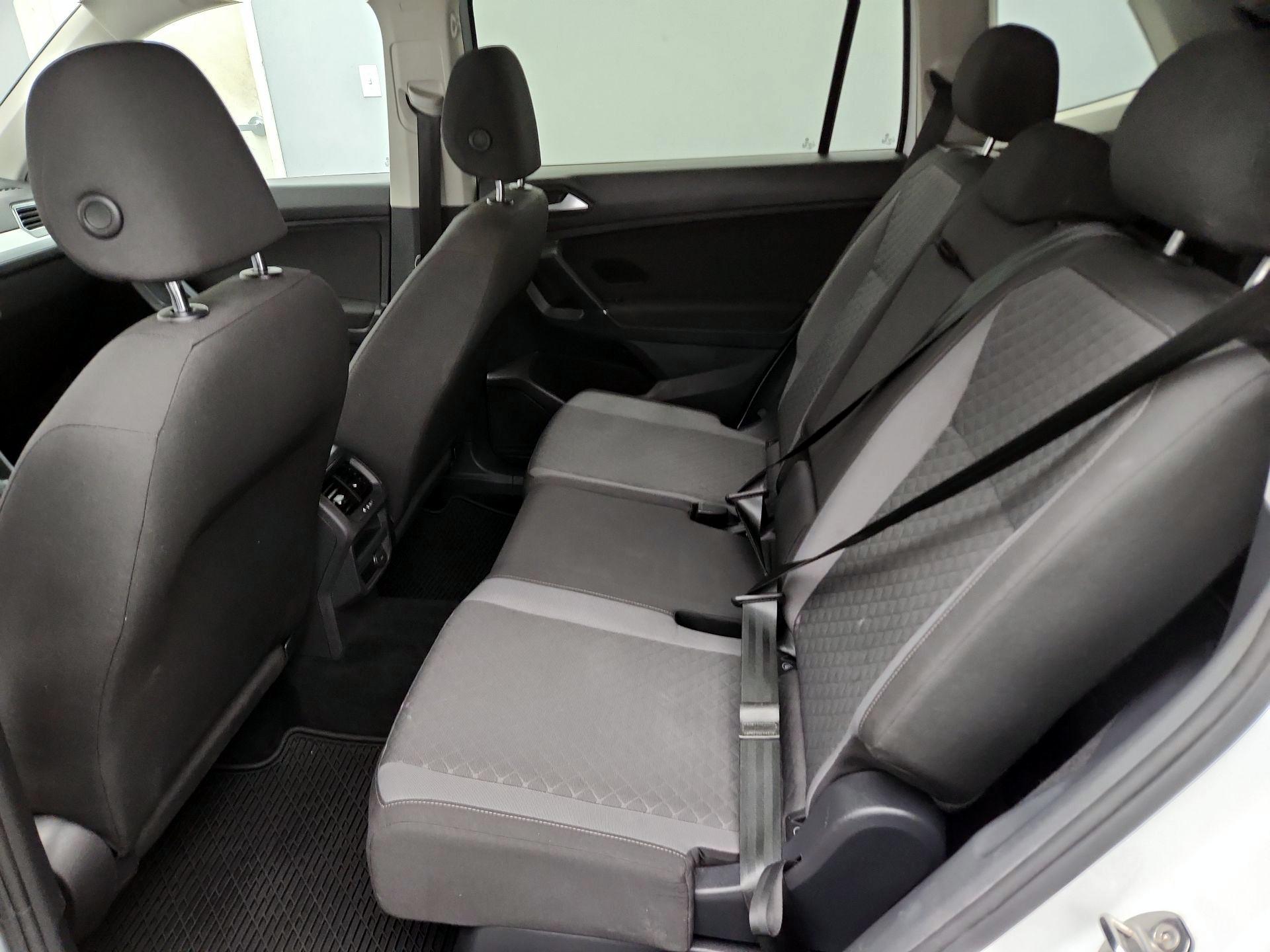 Thumbnail: 2020 Volkswagen Tiguan - 19