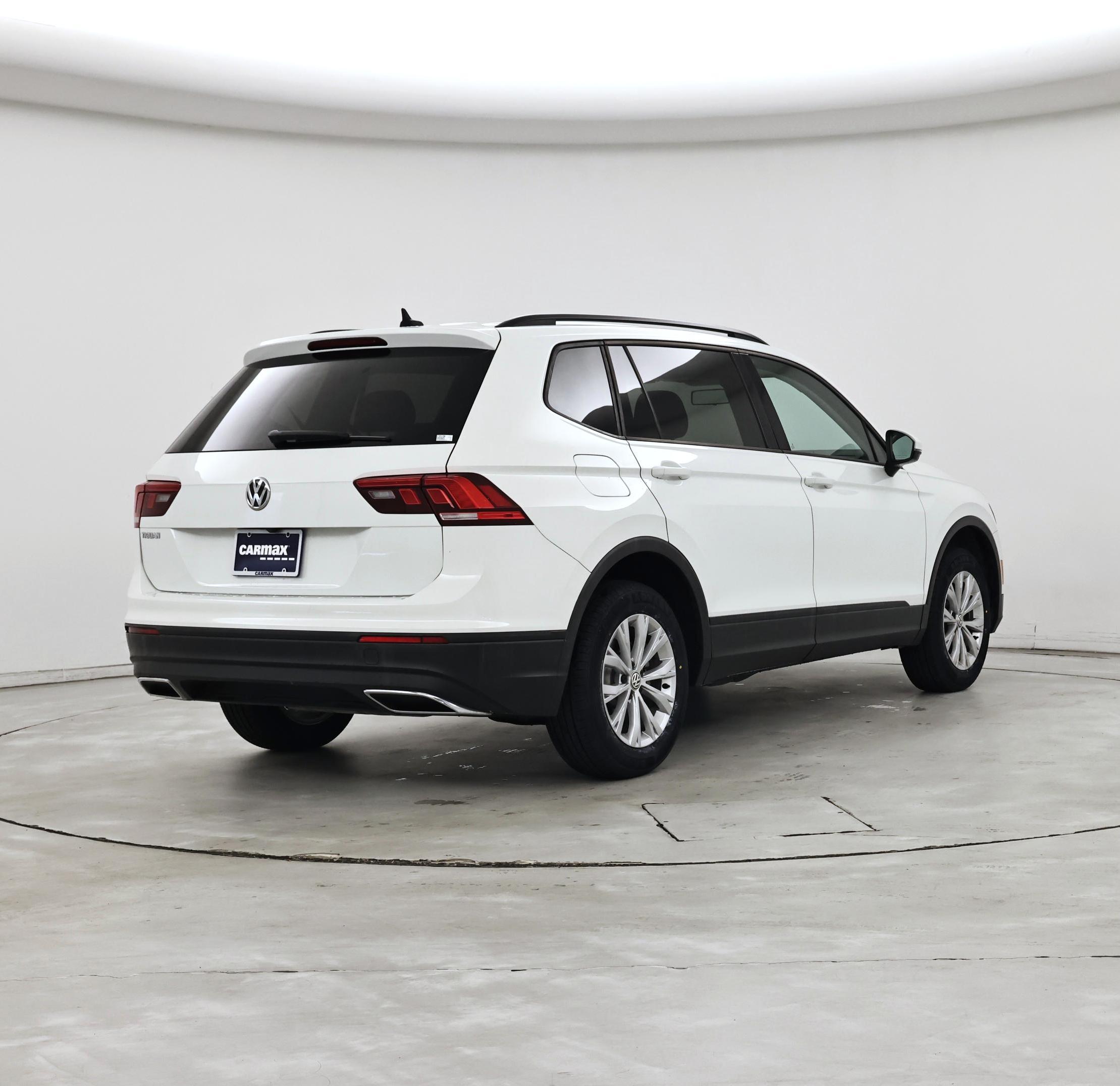 Thumbnail: 2020 Volkswagen Tiguan - 8