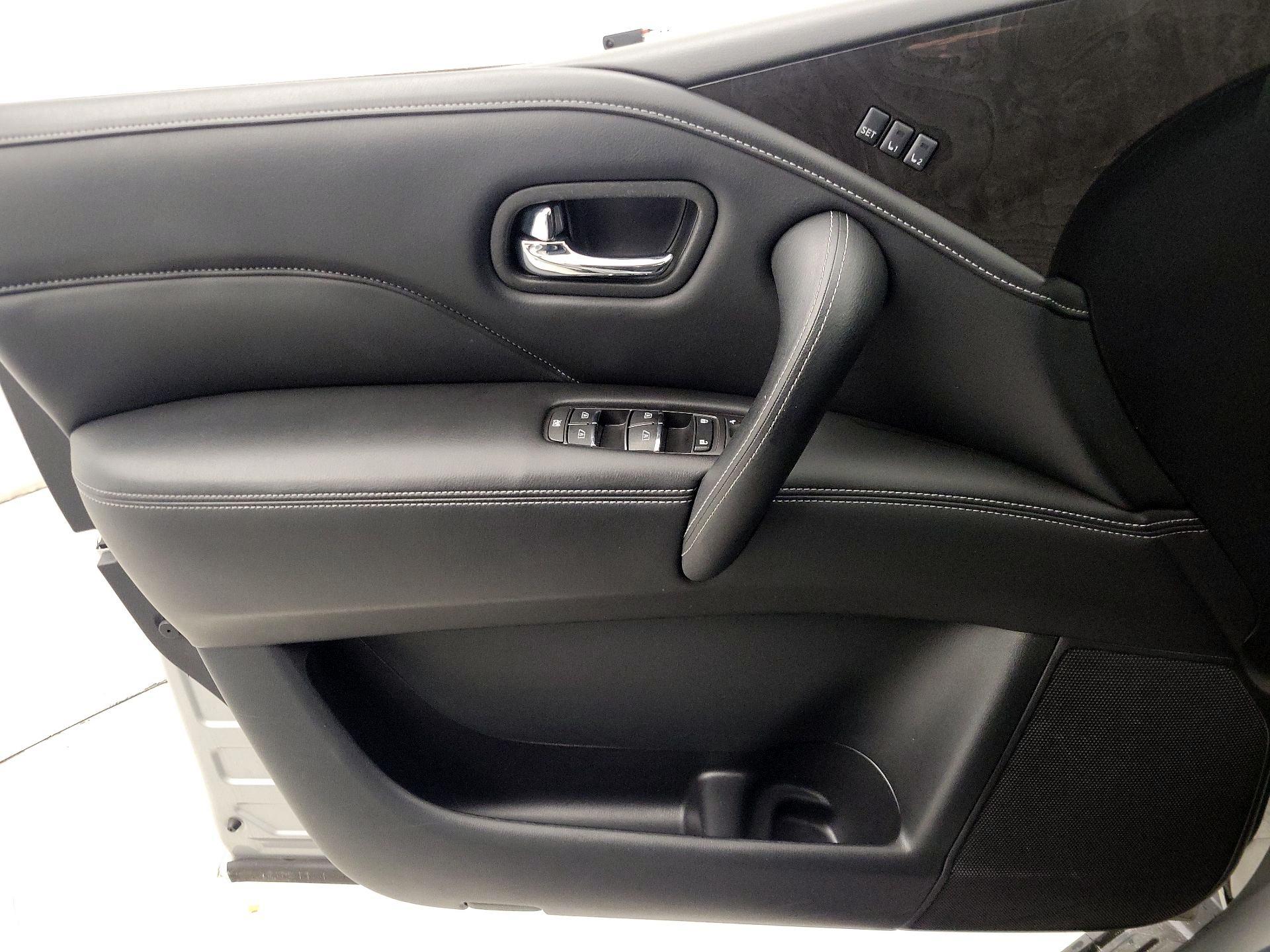 Thumbnail: 2022 INFINITI QX80 - 12