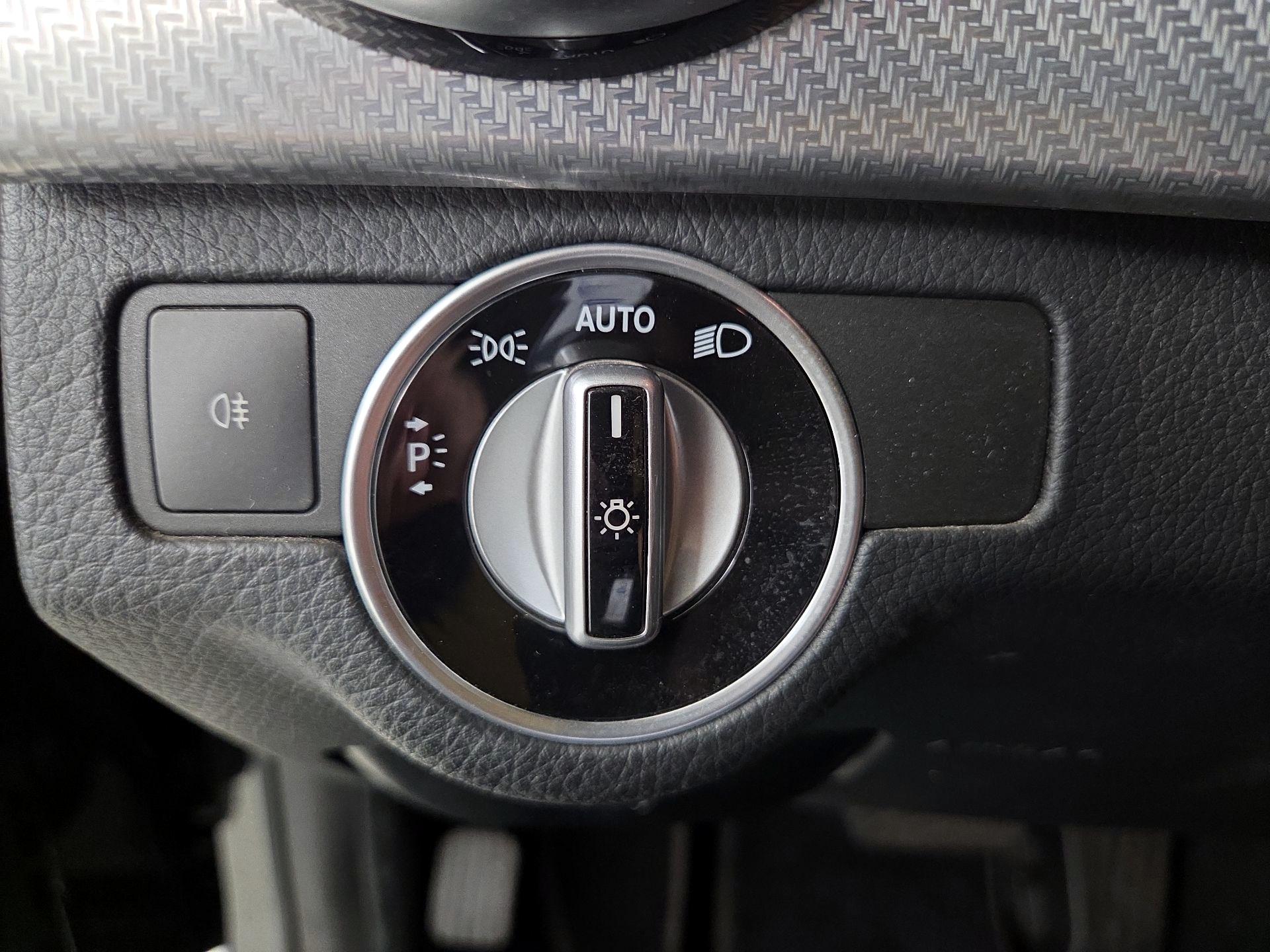 Thumbnail: 2015 Mercedes-Benz GLK - 13