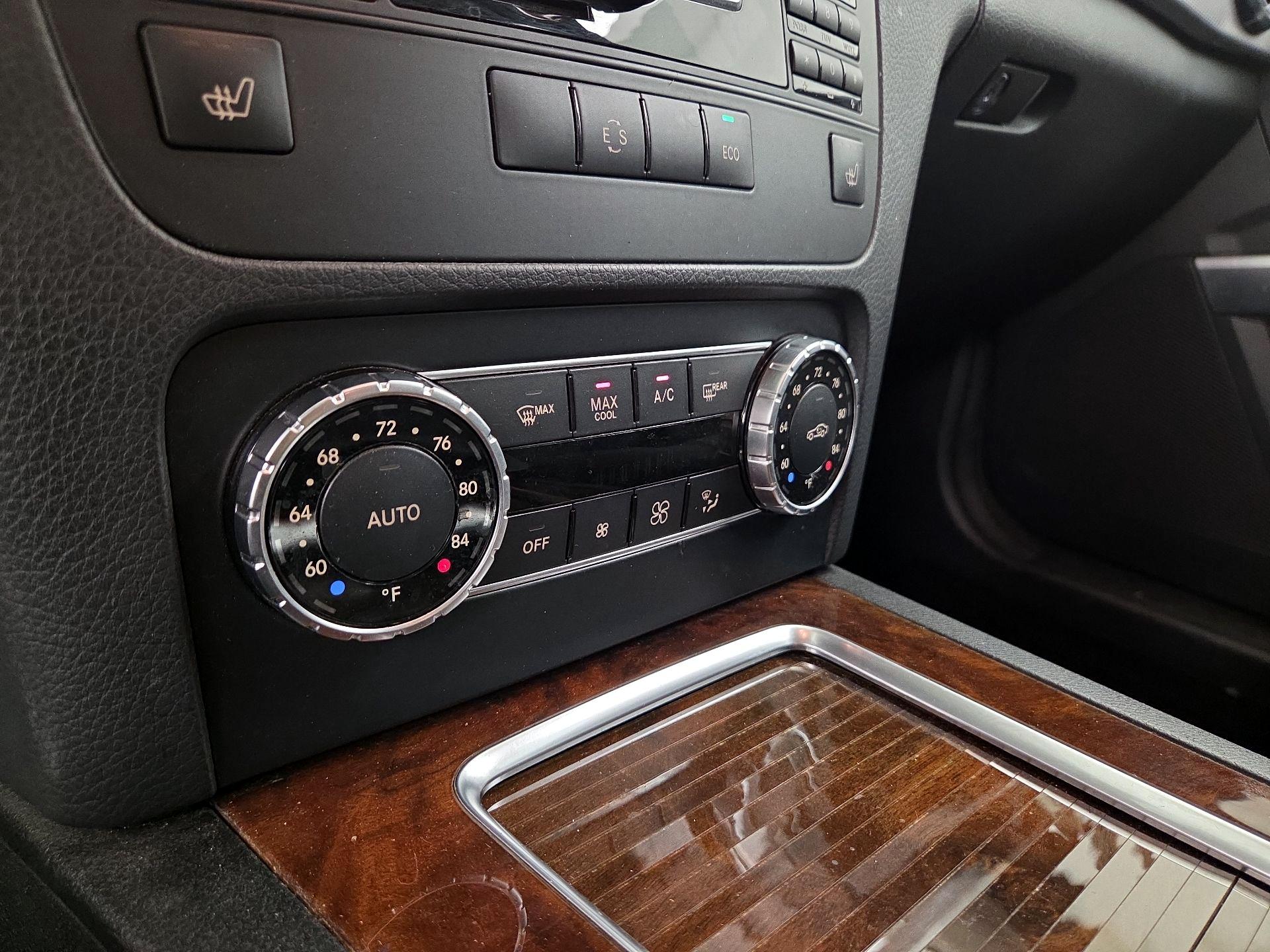 Thumbnail: 2015 Mercedes-Benz GLK - 17