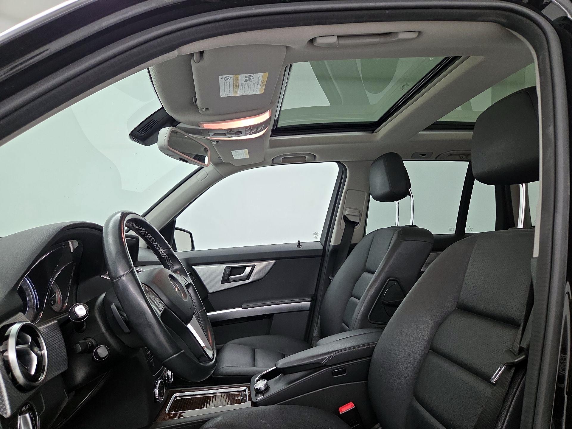 Thumbnail: 2015 Mercedes-Benz GLK - 20