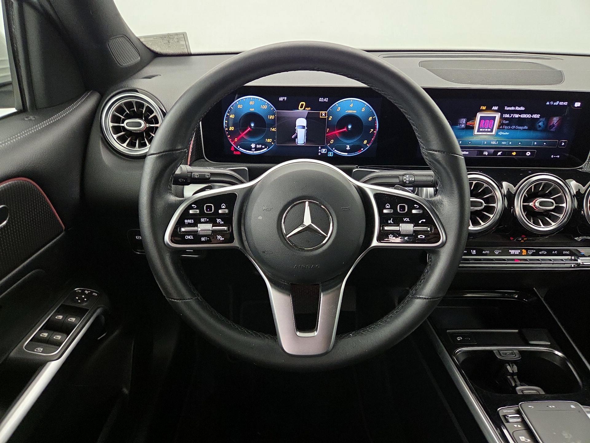 Thumbnail: 2021 Mercedes-Benz GLB - 10