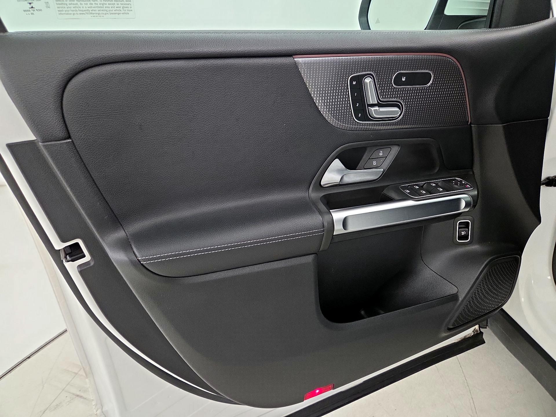 Thumbnail: 2021 Mercedes-Benz GLB - 12