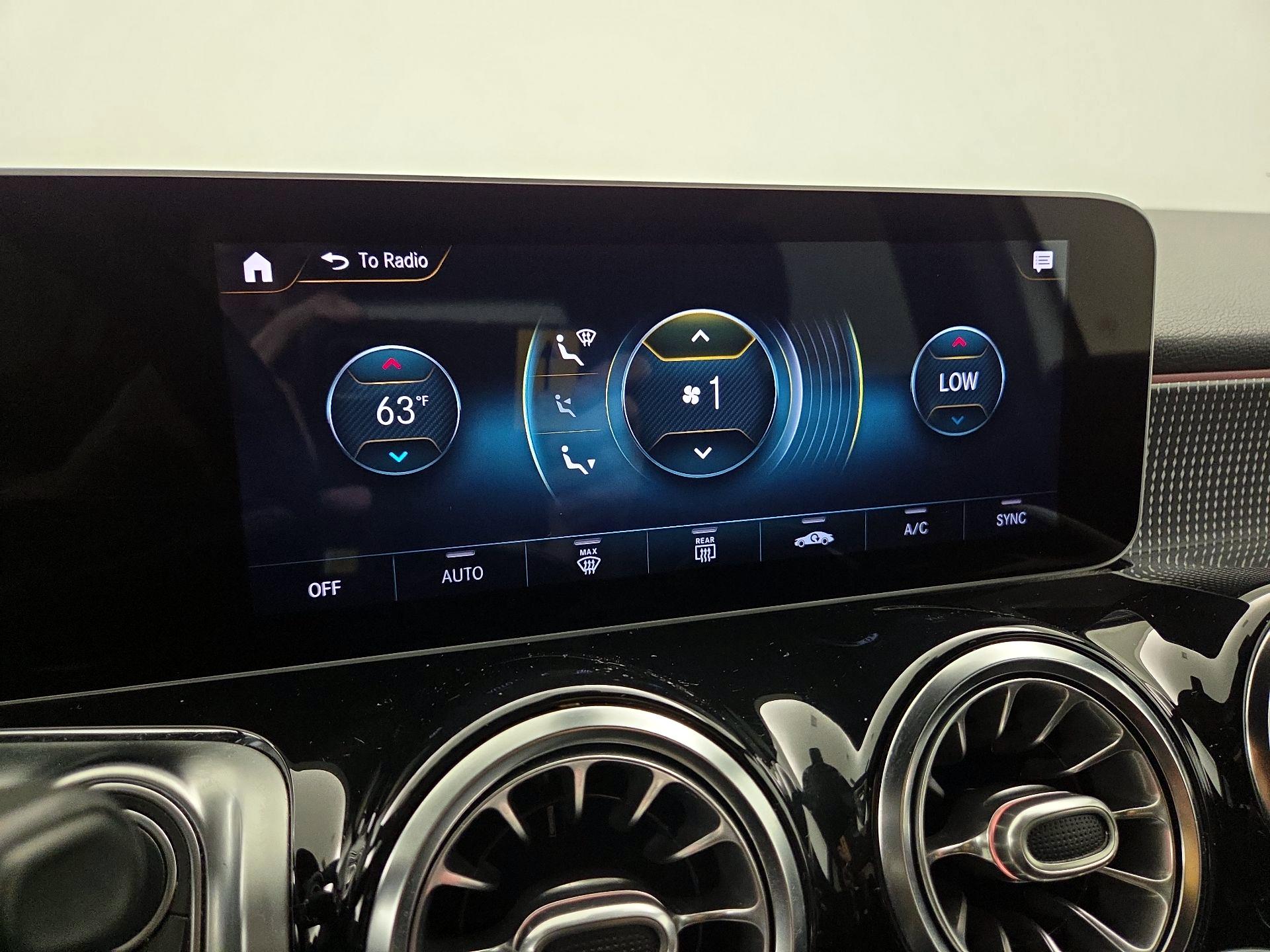 Thumbnail: 2021 Mercedes-Benz GLB - 16