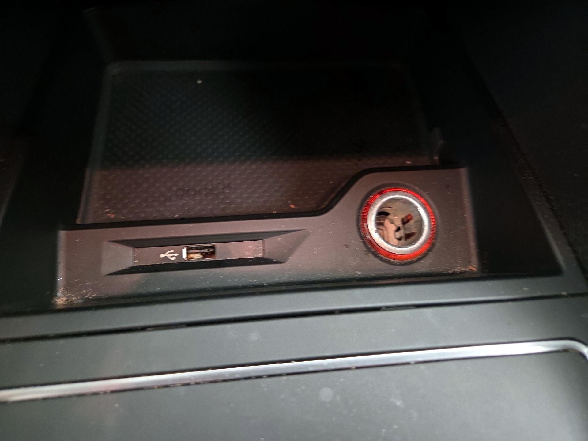 Thumbnail: 2016 Volkswagen Passat - 18