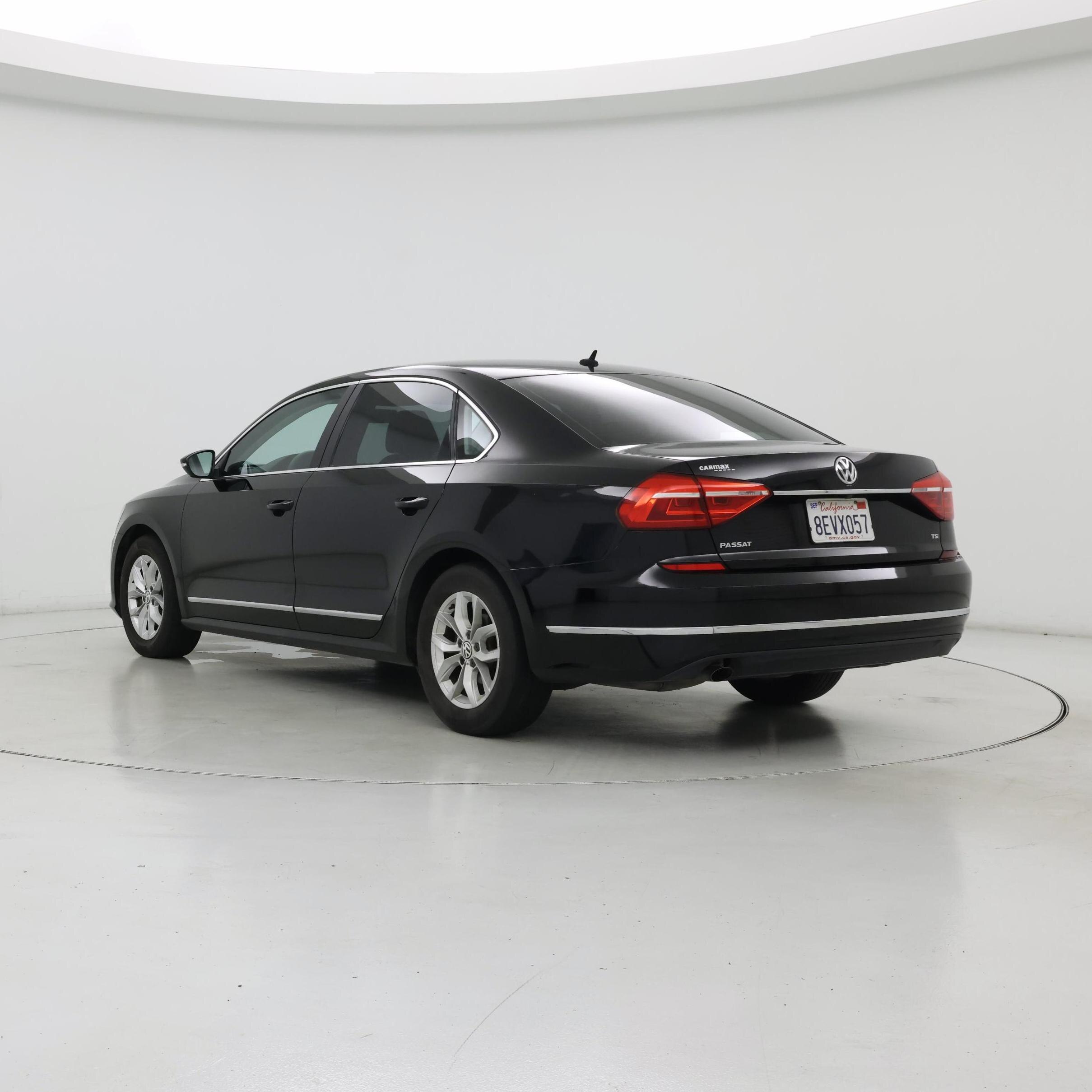 Thumbnail: 2016 Volkswagen Passat - 2